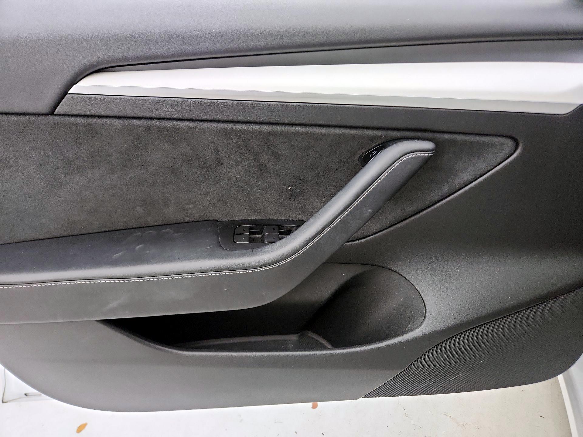 Thumbnail: 2022 Tesla Model 3 - 12