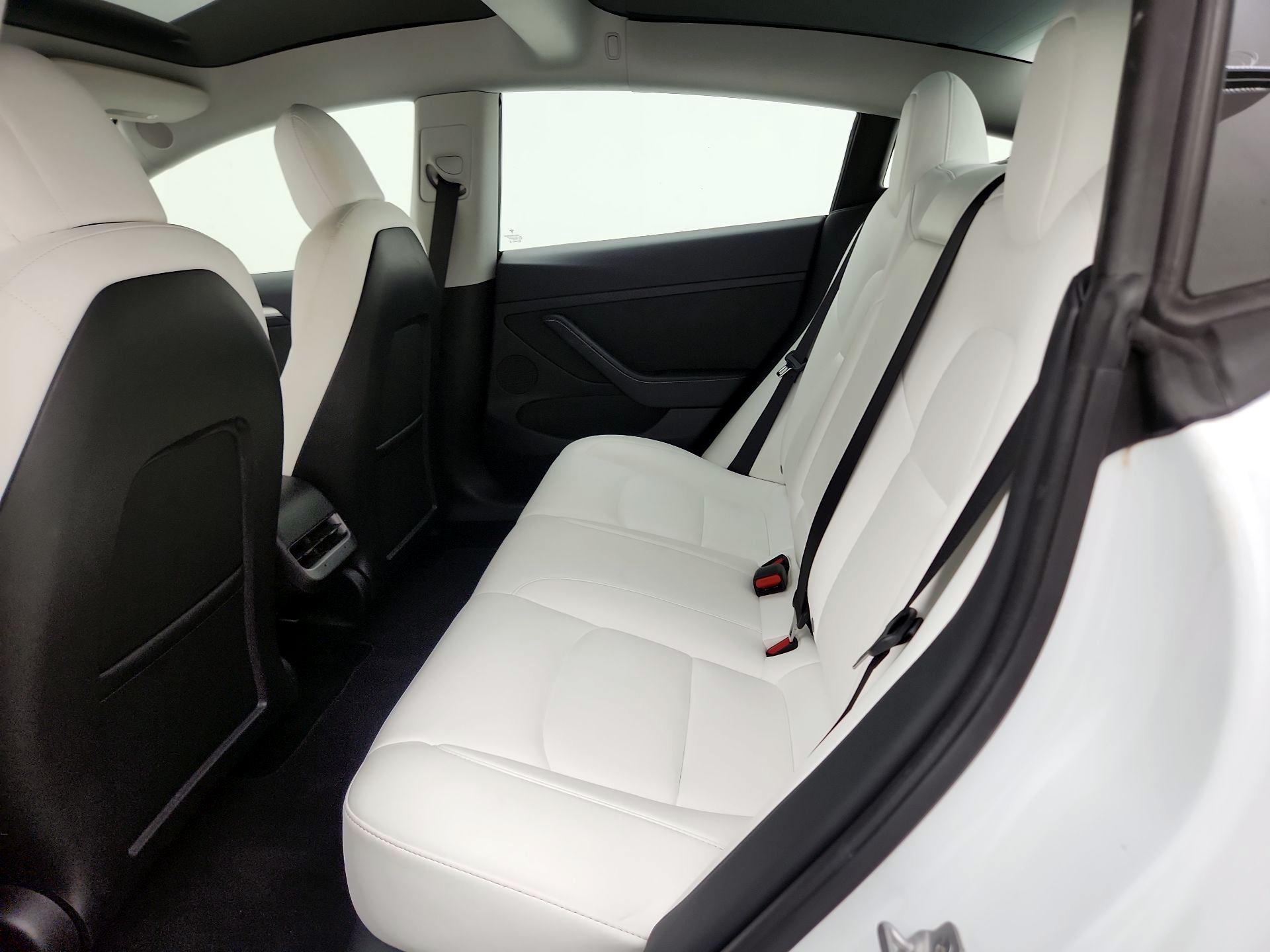 Thumbnail: 2022 Tesla Model 3 - 19