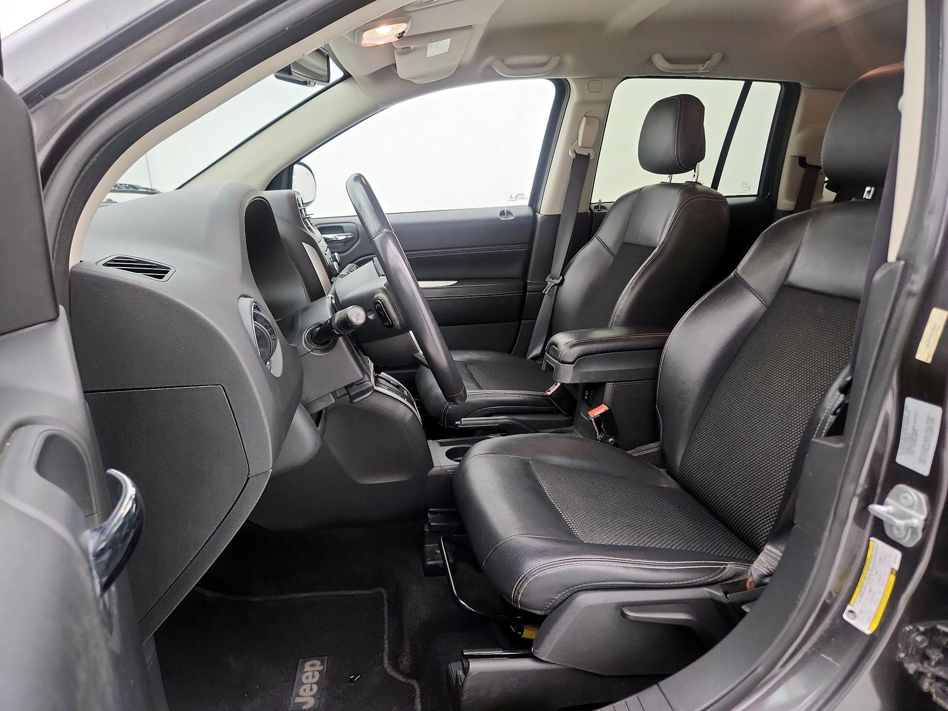 Thumbnail: 2016 Jeep Compass - 11