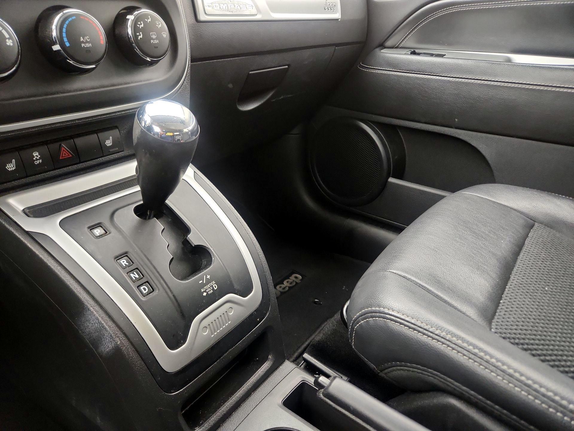 Thumbnail: 2016 Jeep Compass - 15