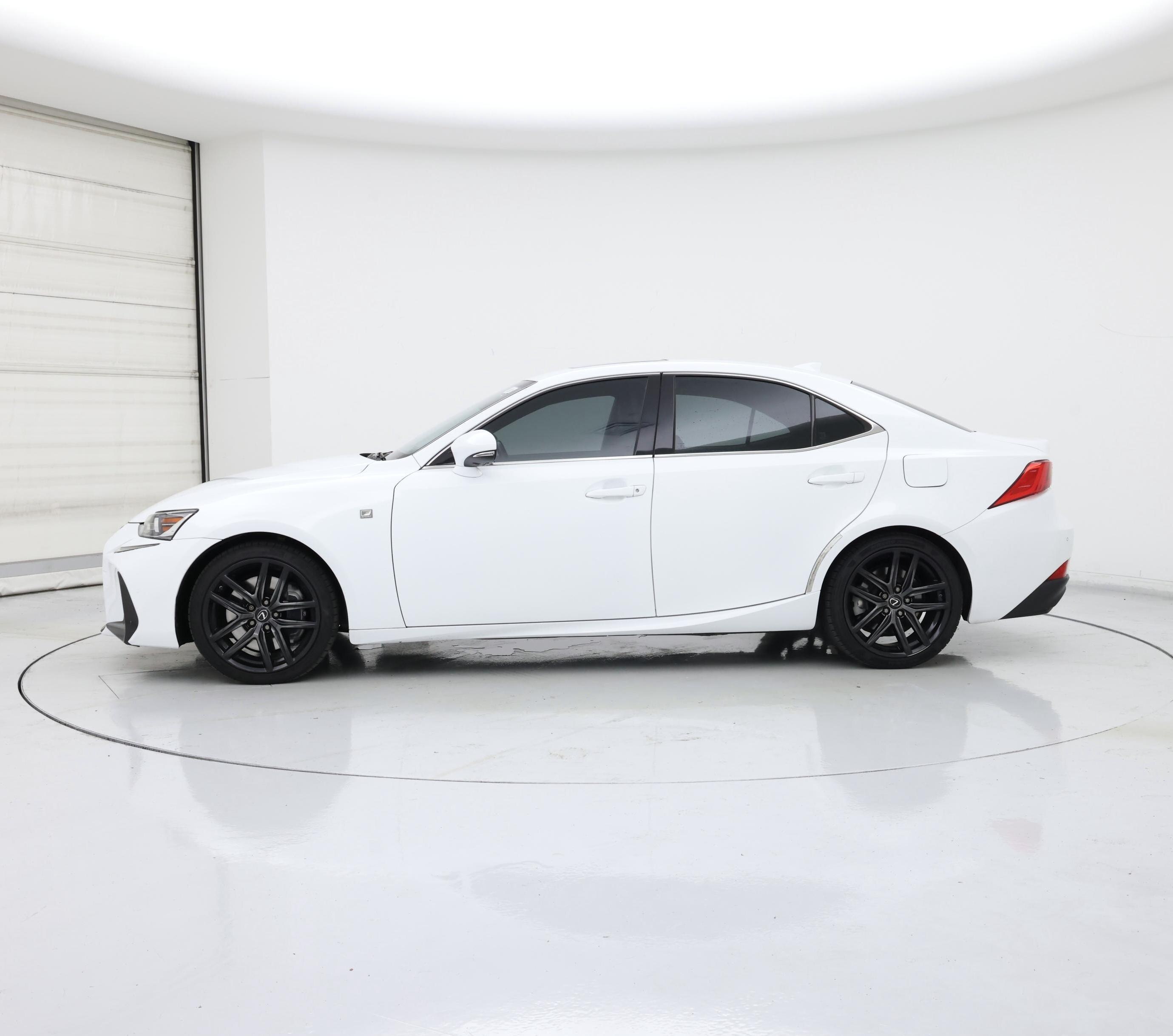 Thumbnail: 2019 Lexus IS - 3