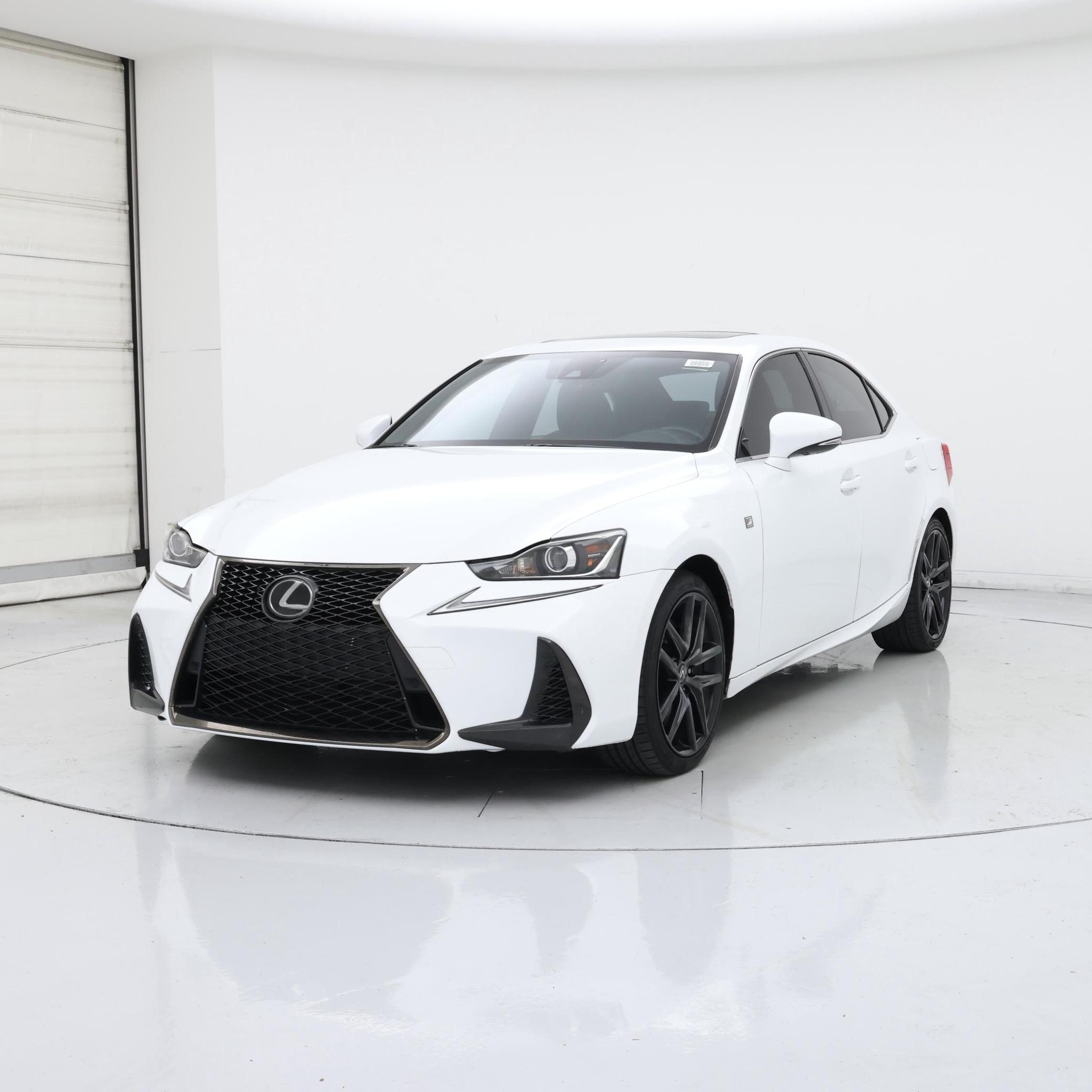 Thumbnail: 2019 Lexus IS - 4