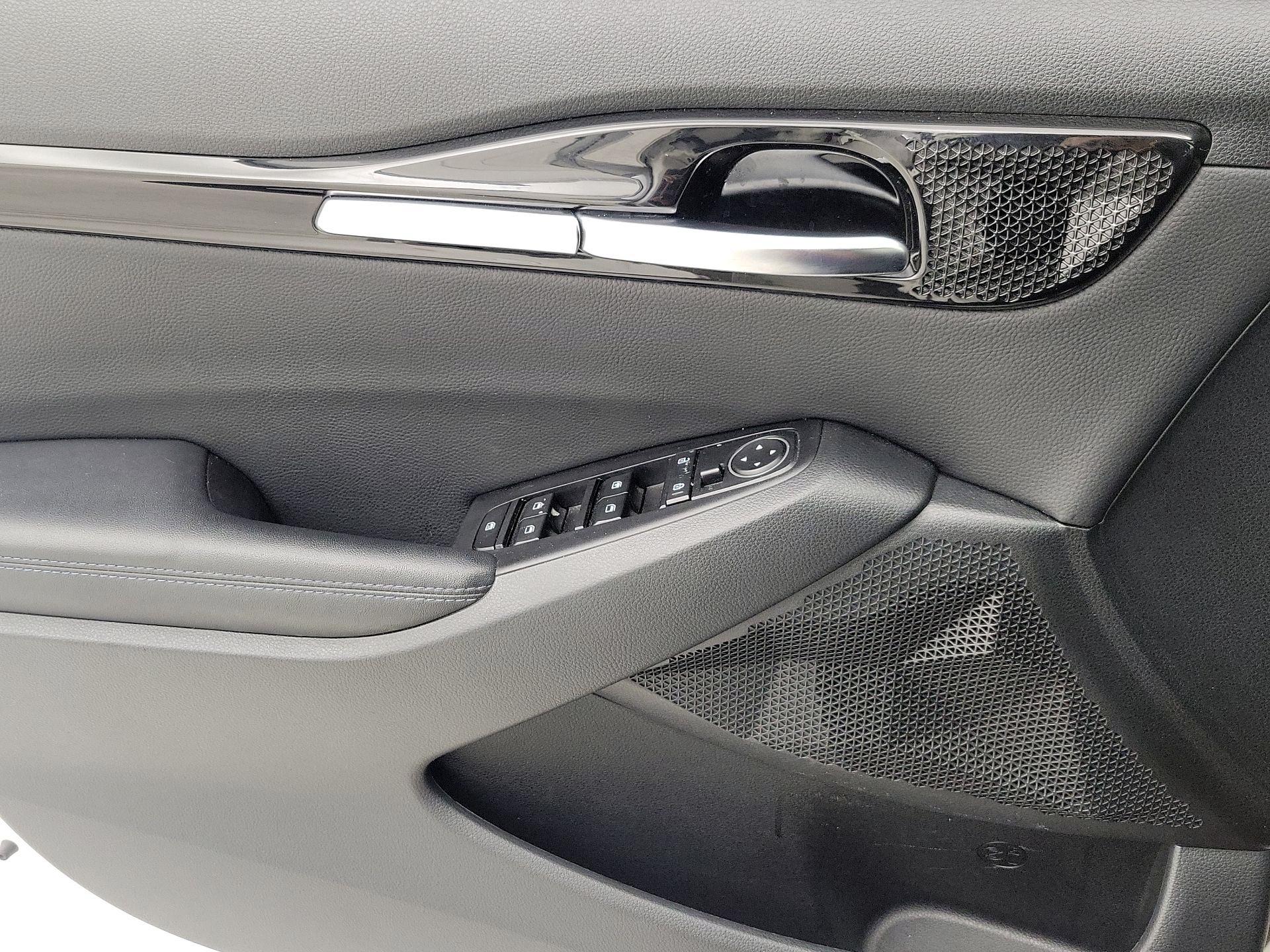 Thumbnail: 2023 Kia Seltos - 12