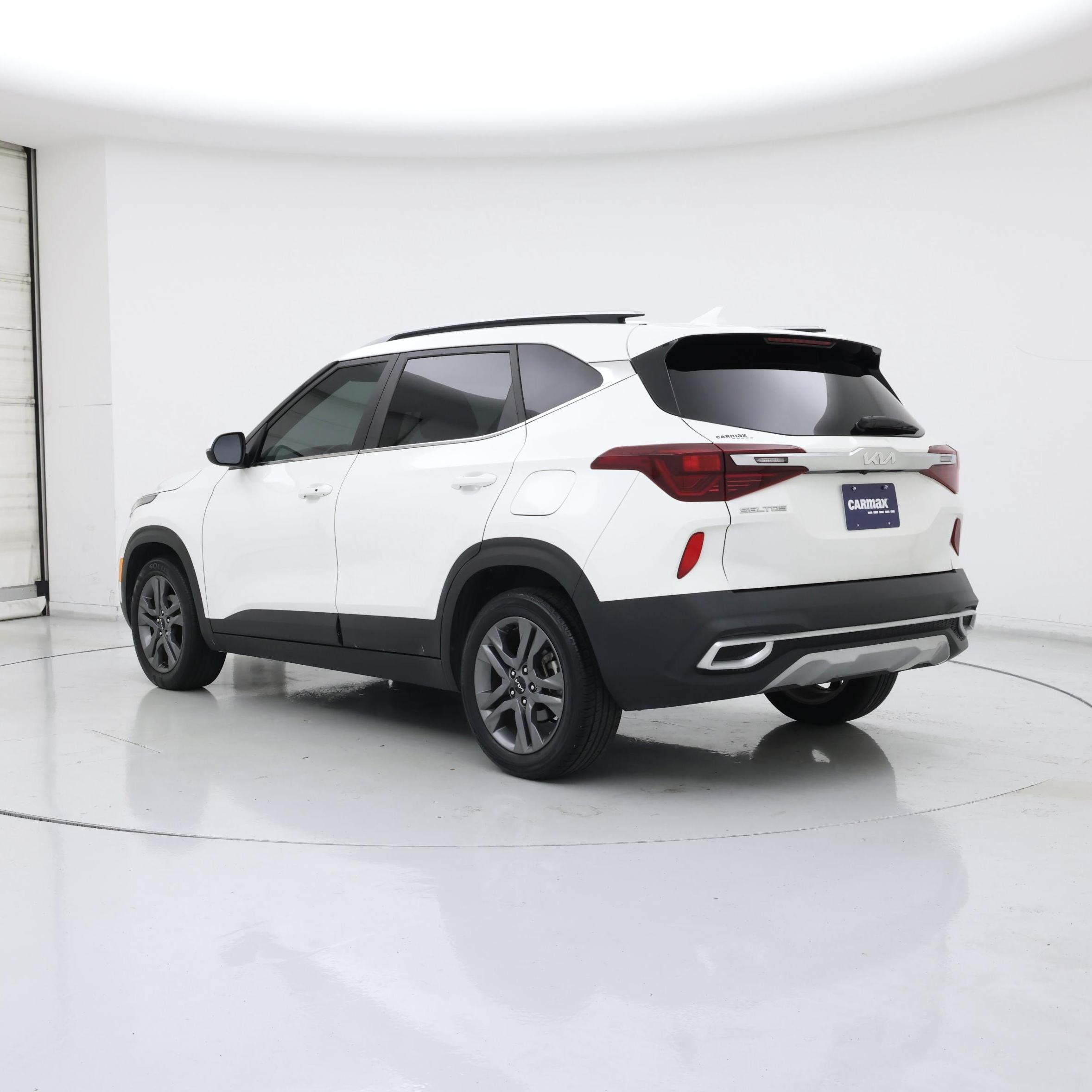 Thumbnail: 2023 Kia Seltos - 2