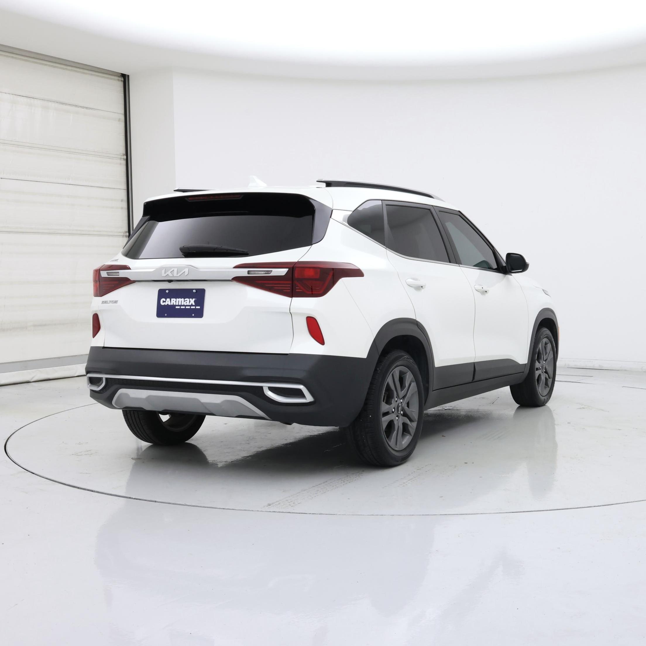 Thumbnail: 2023 Kia Seltos - 8