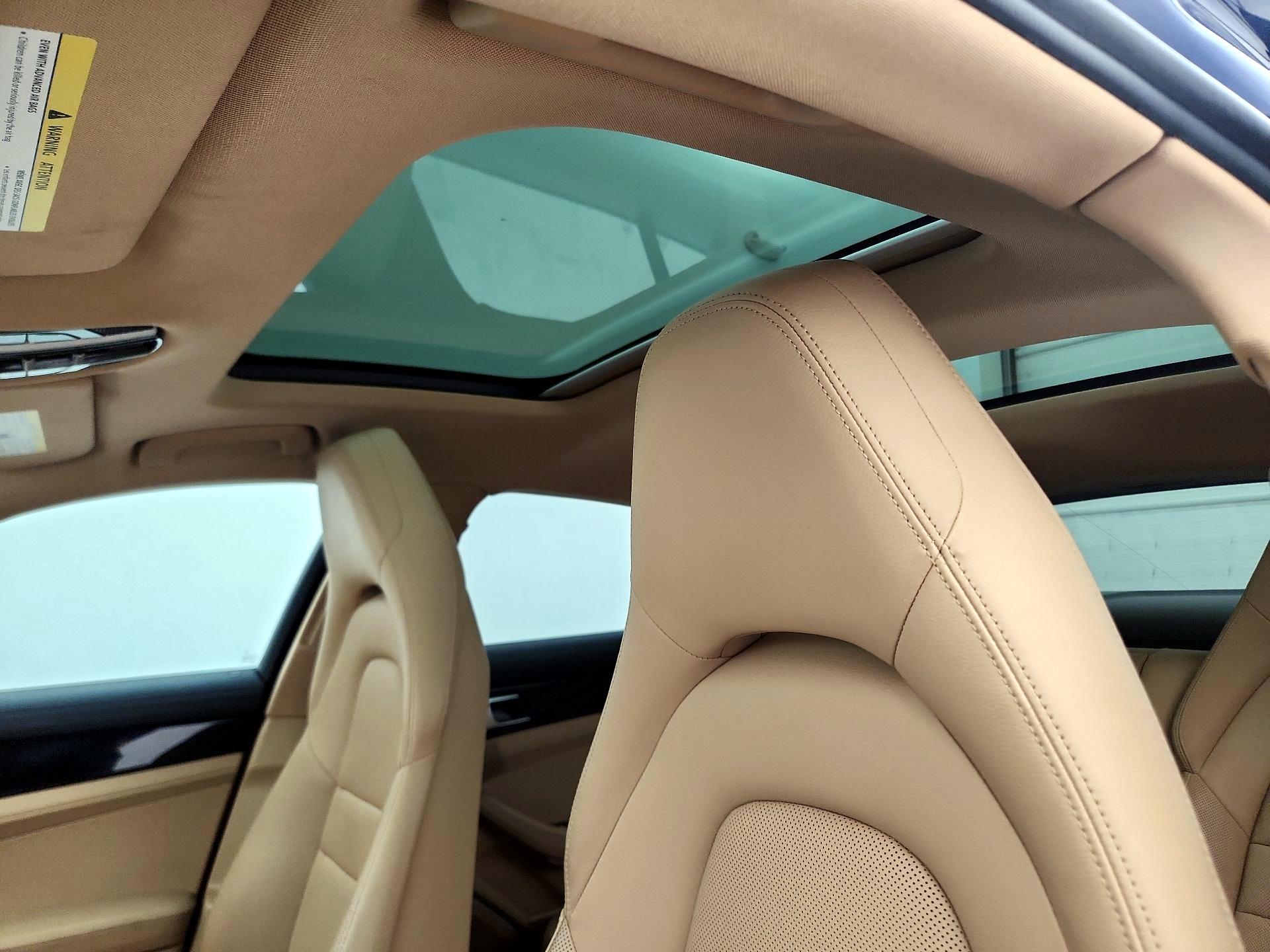 Thumbnail: 2020 Porsche Panamera - 20