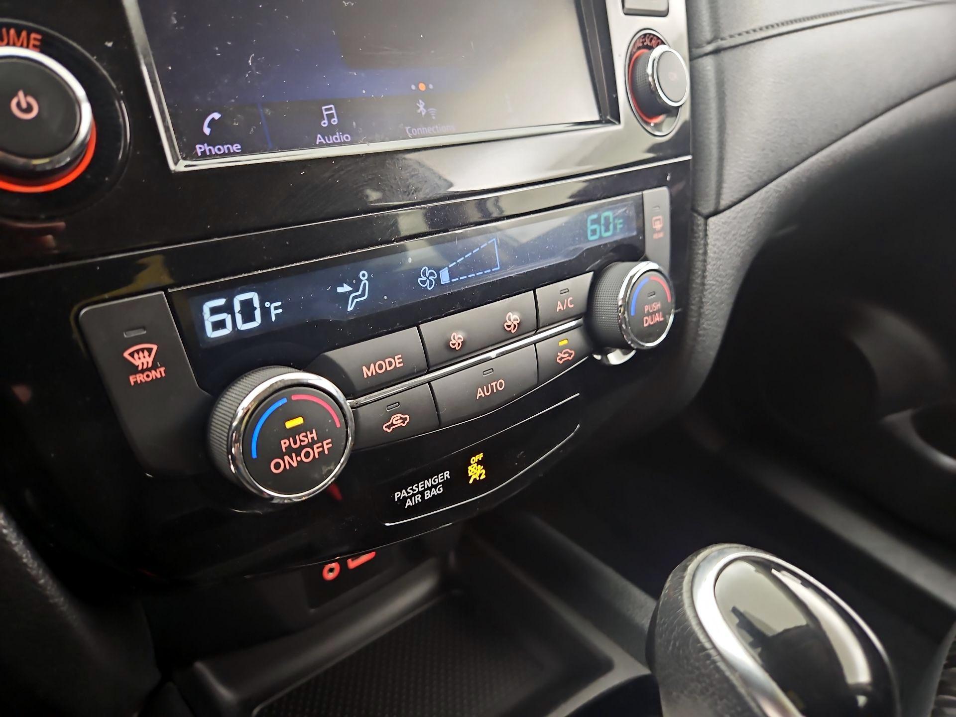 Thumbnail: 2019 Nissan Rogue - 16
