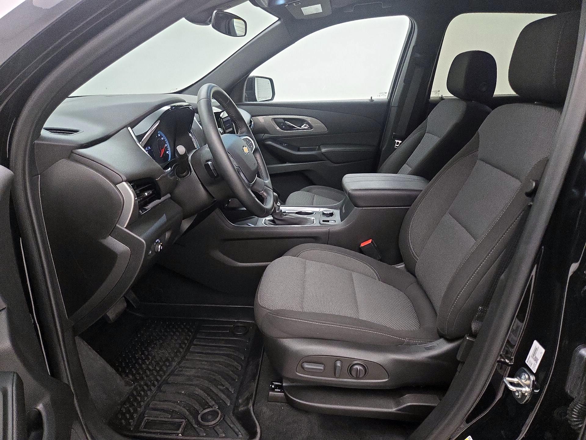 Thumbnail: 2023 Chevrolet Traverse - 11