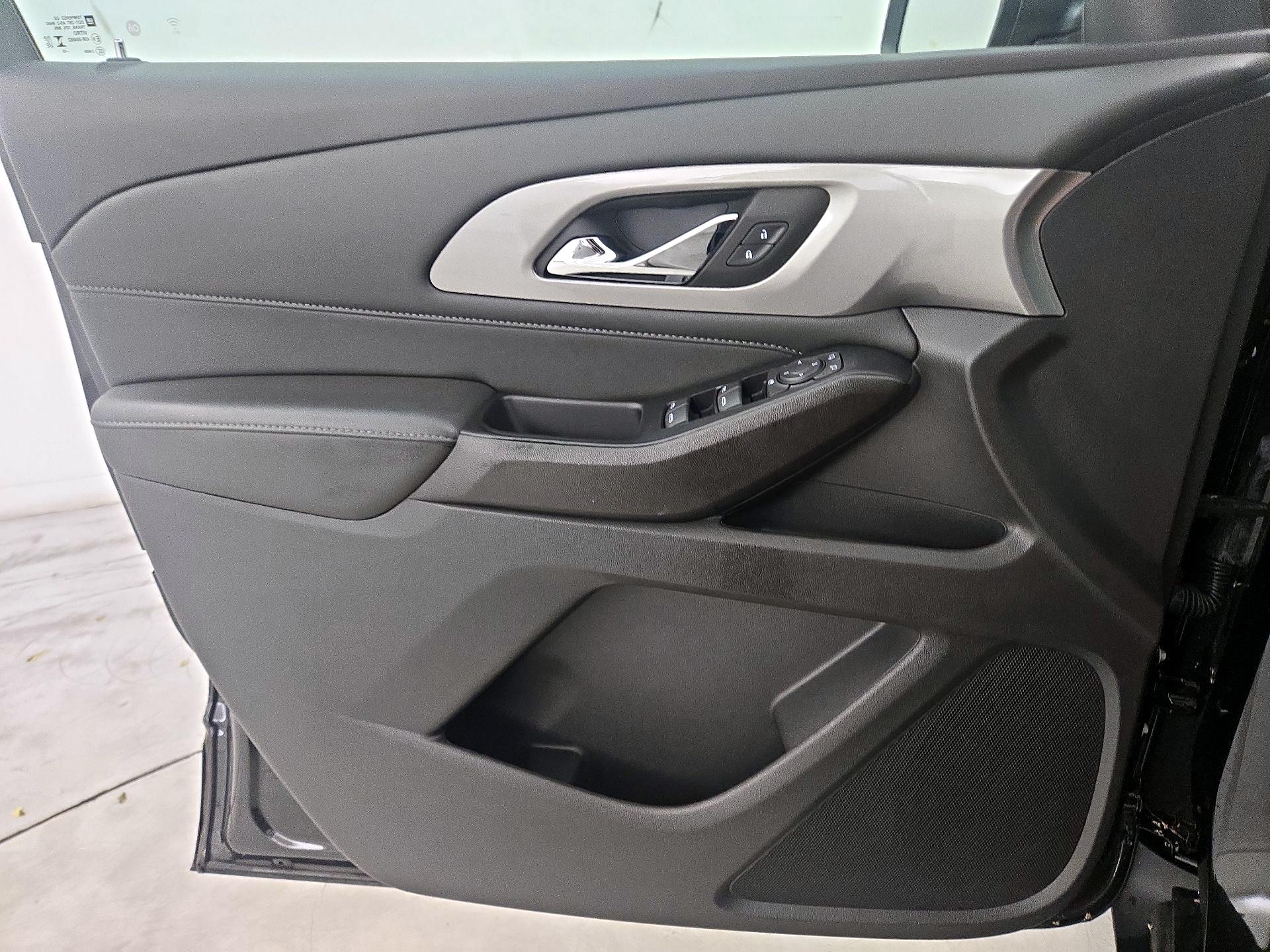 Thumbnail: 2023 Chevrolet Traverse - 12