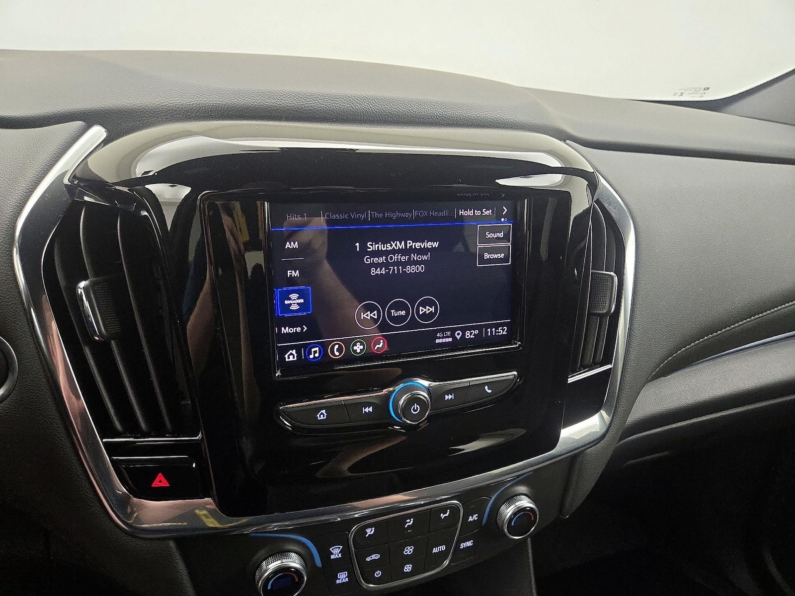 2023 Chevrolet Traverse 1LT - Photo 16
