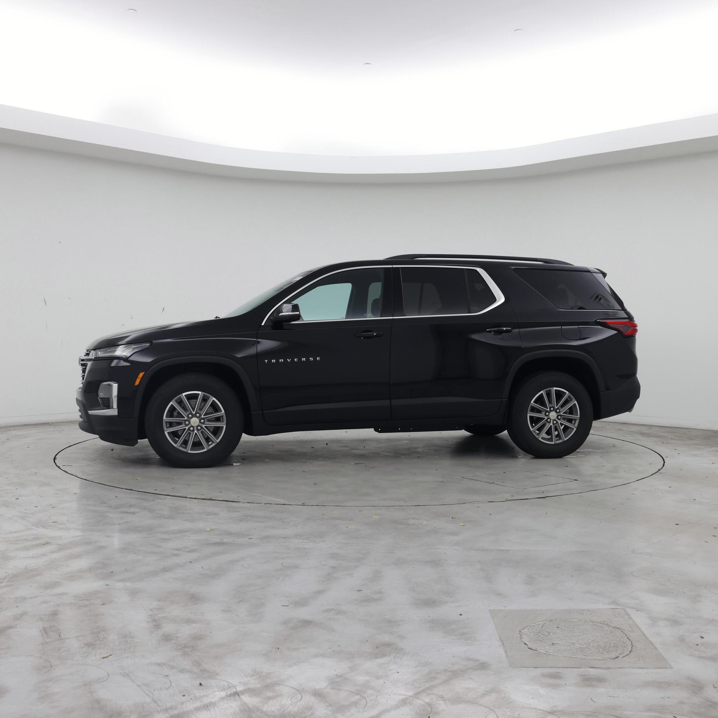 Thumbnail: 2023 Chevrolet Traverse - 3