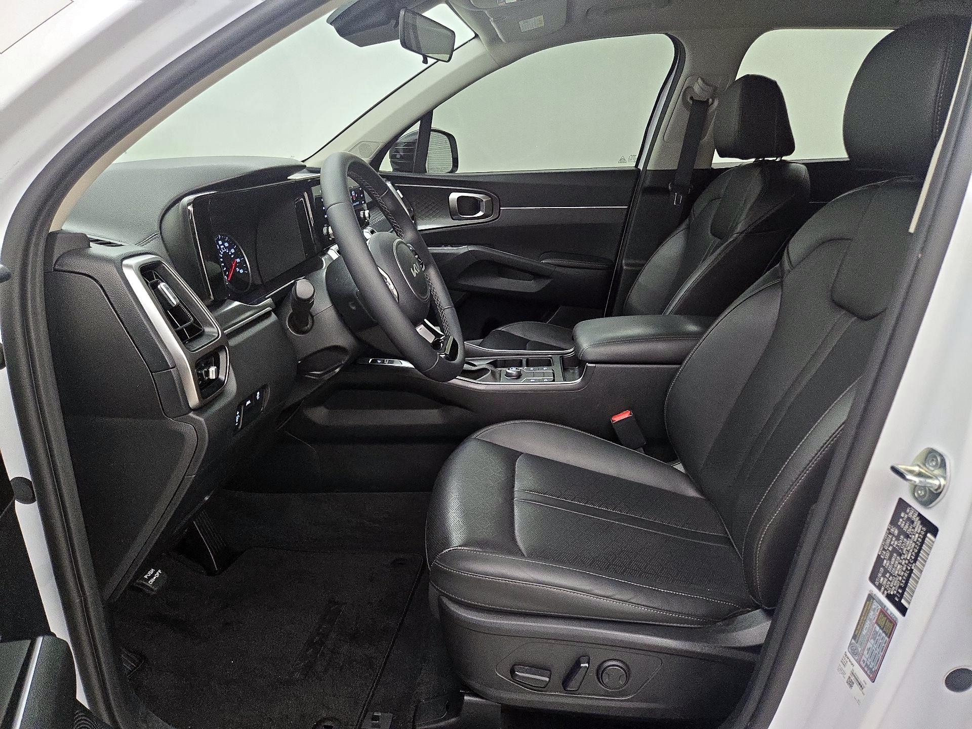 Thumbnail: 2023 Kia Sorento - 11