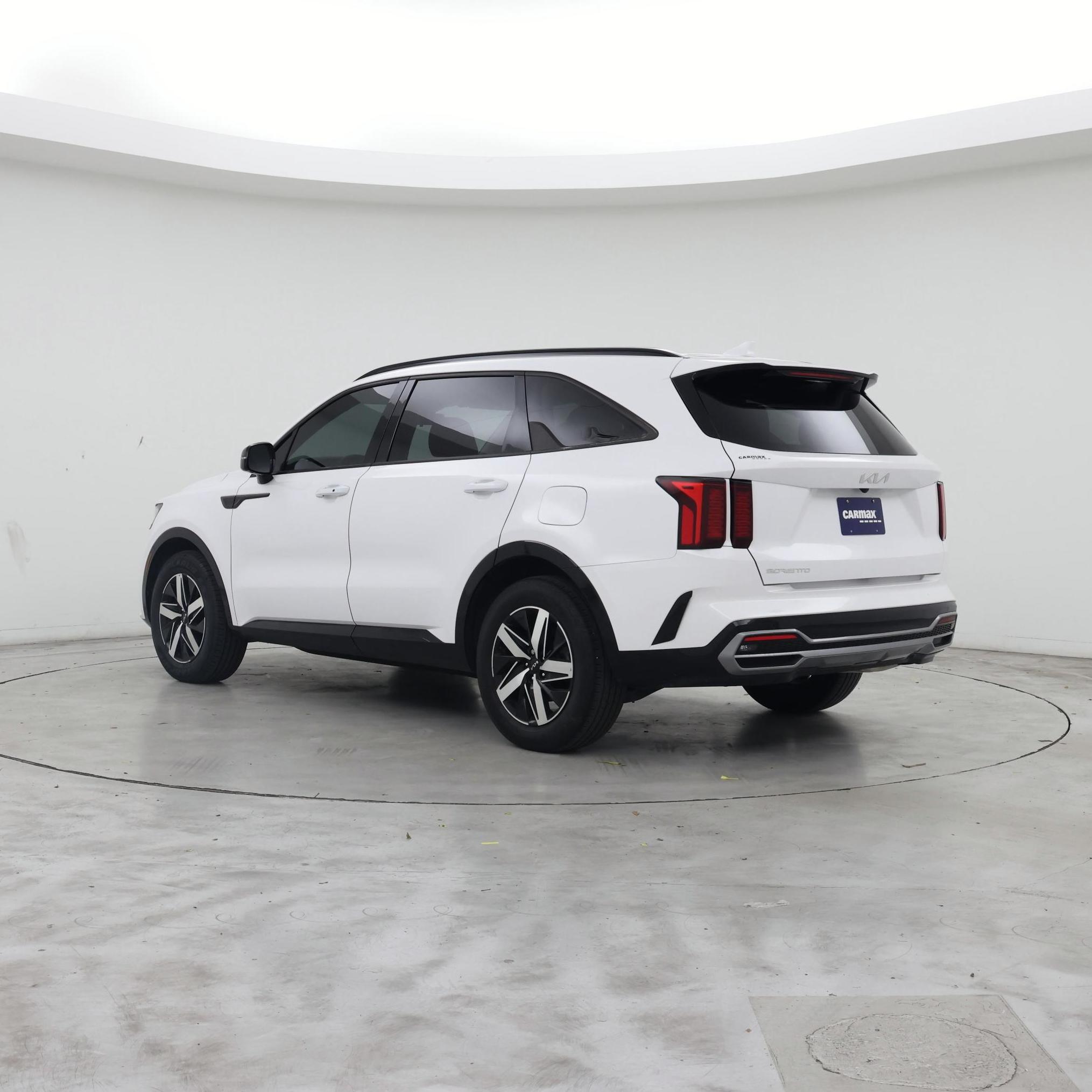 Thumbnail: 2023 Kia Sorento - 2