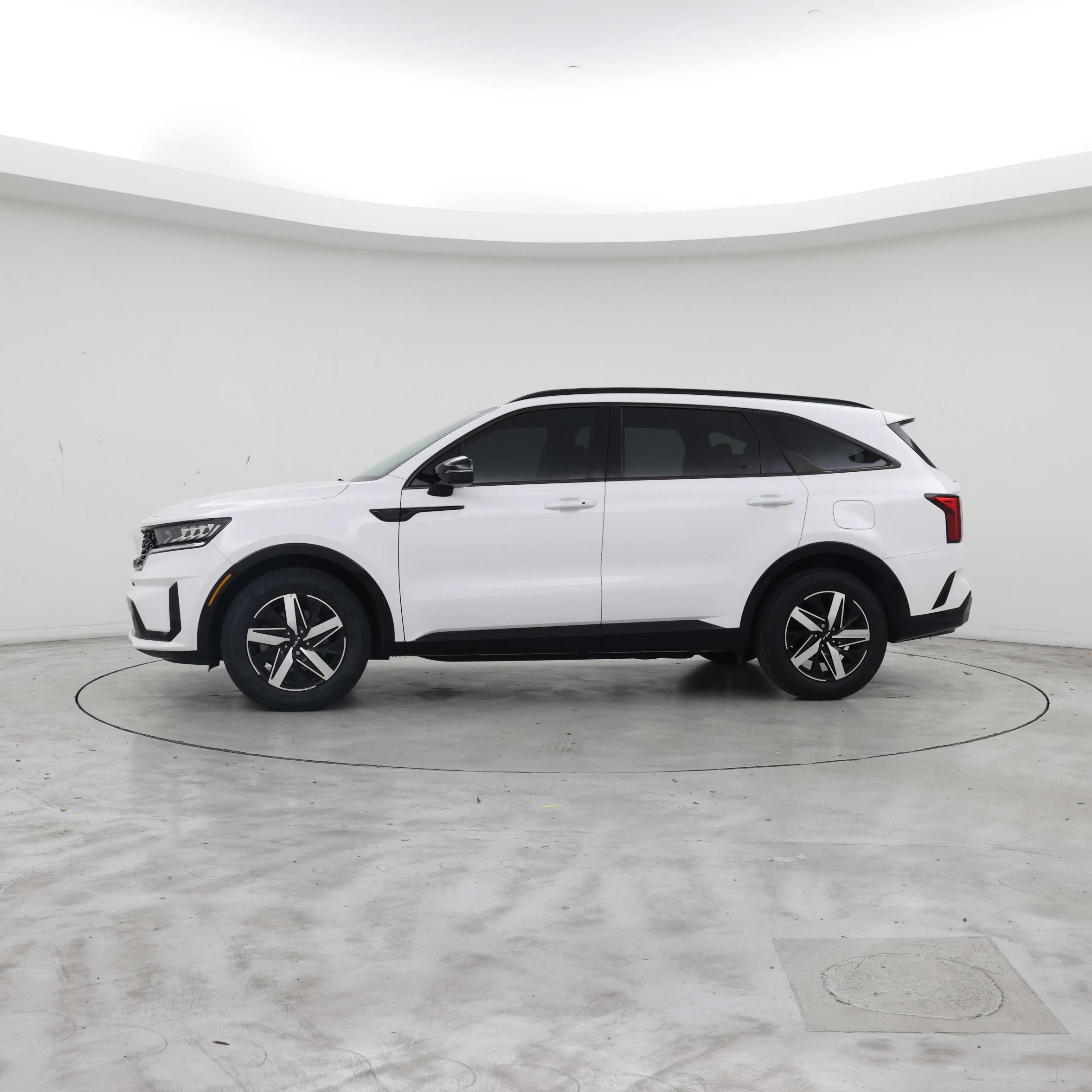 Thumbnail: 2023 Kia Sorento - 3