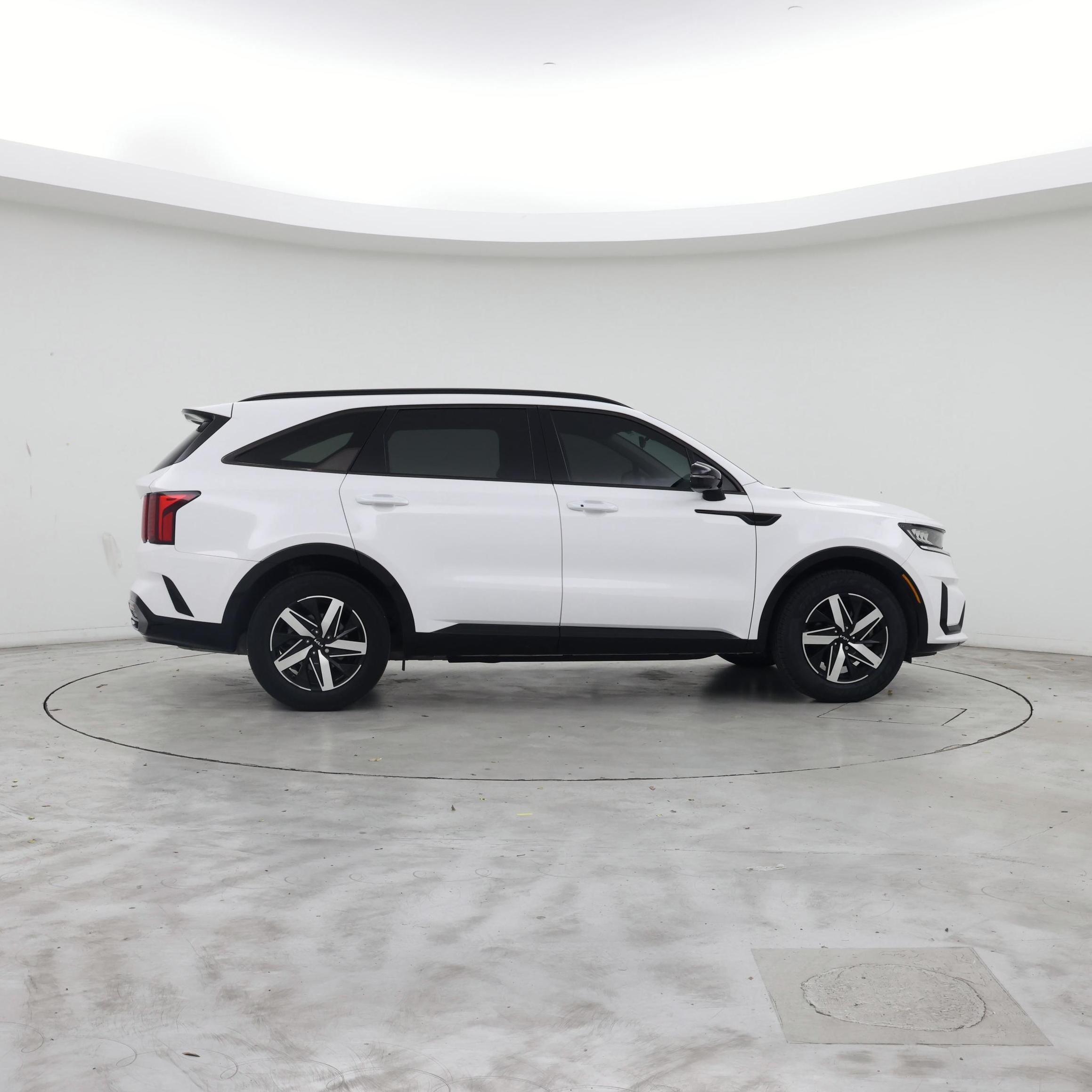 Thumbnail: 2023 Kia Sorento - 7