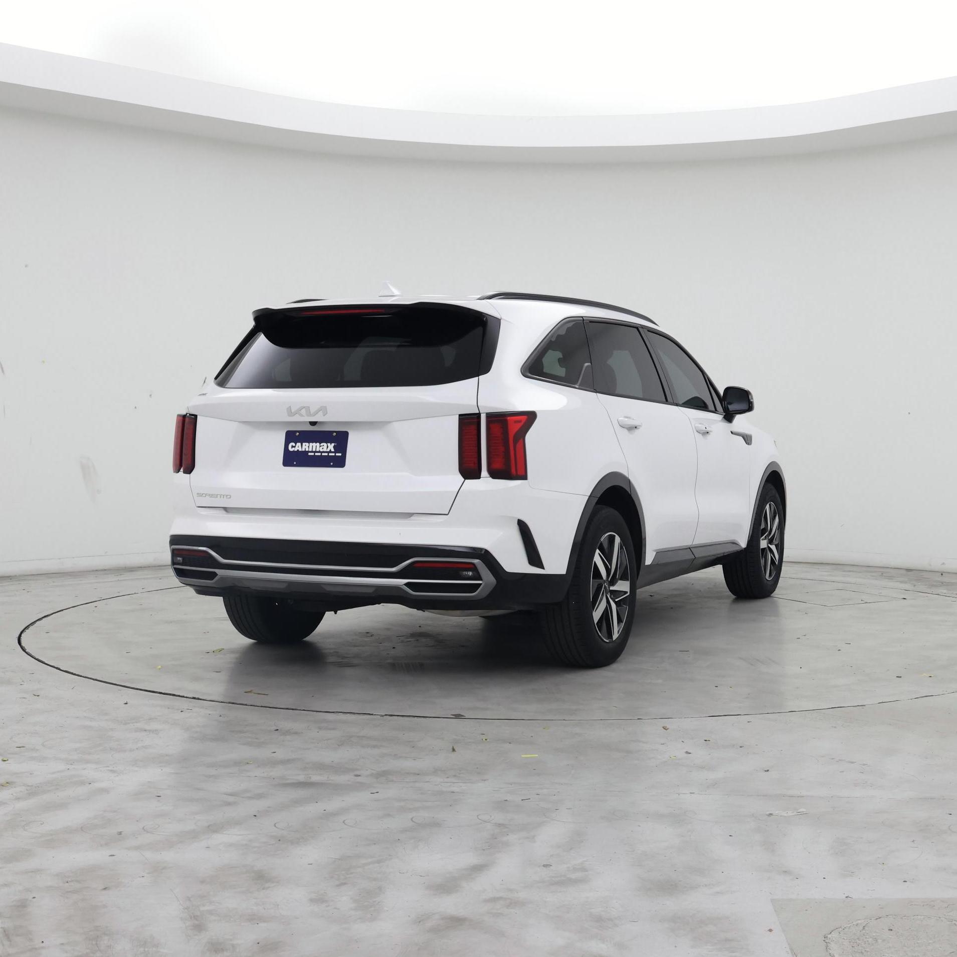 Thumbnail: 2023 Kia Sorento - 8