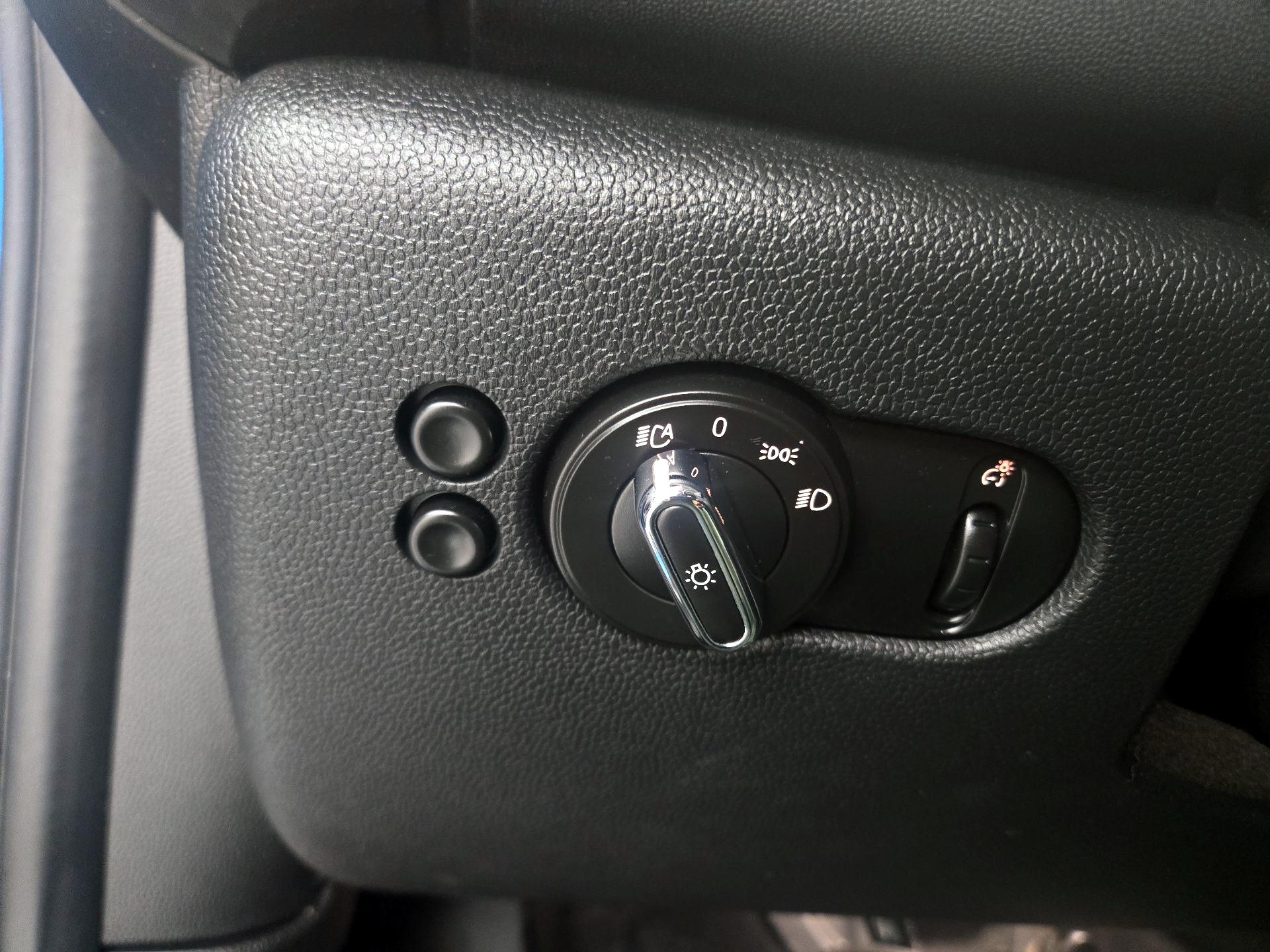 Thumbnail: 2018 MINI Cooper Hardtop - 13