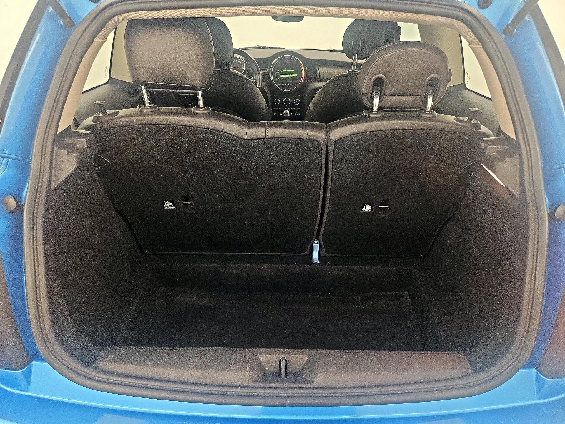 Thumbnail: 2018 MINI Cooper Hardtop - 19
