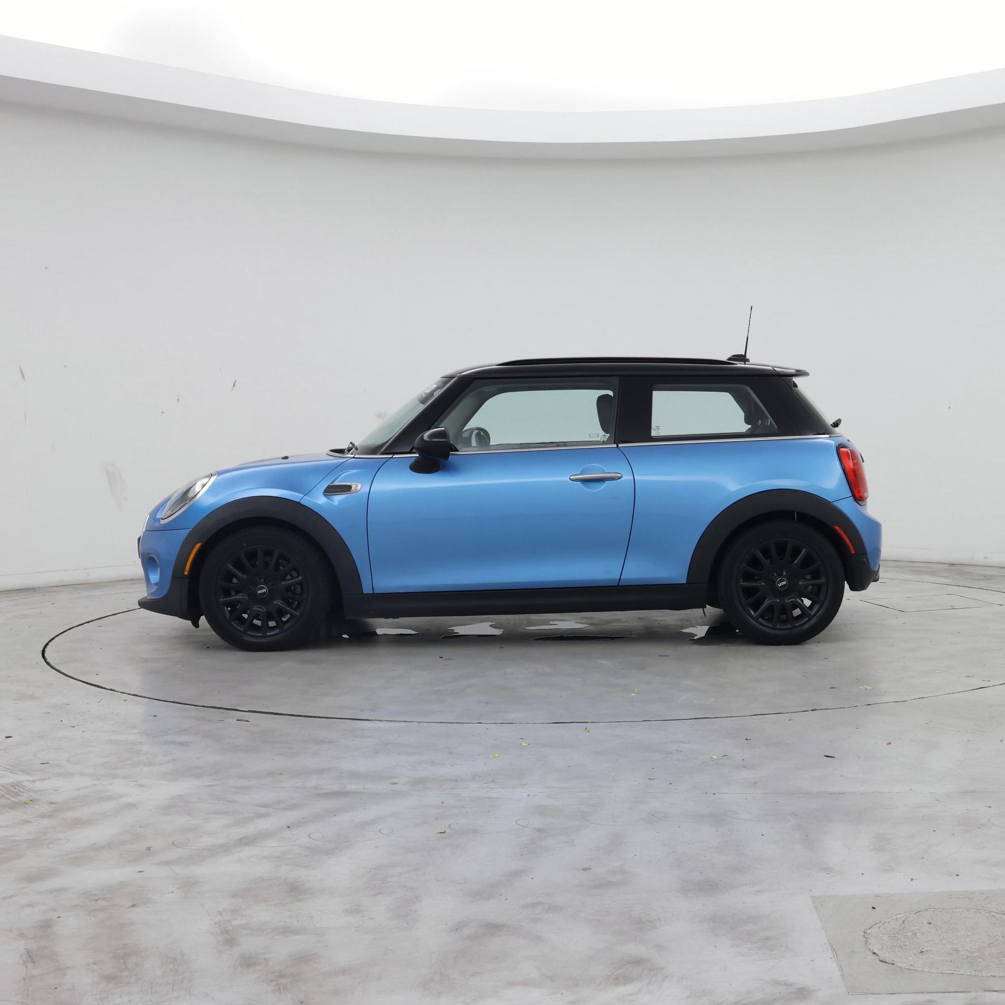Thumbnail: 2018 MINI Cooper Hardtop - 3