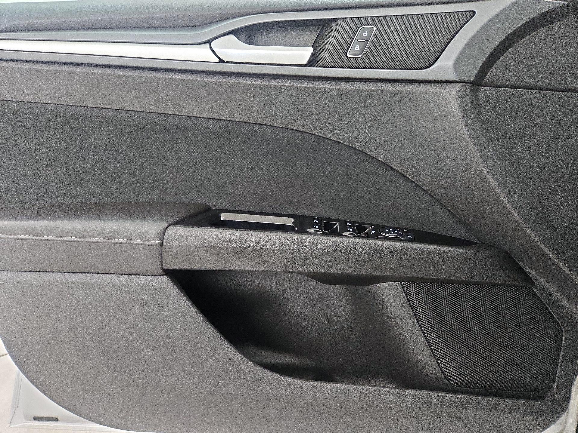 Thumbnail: 2014 Ford Fusion - 12