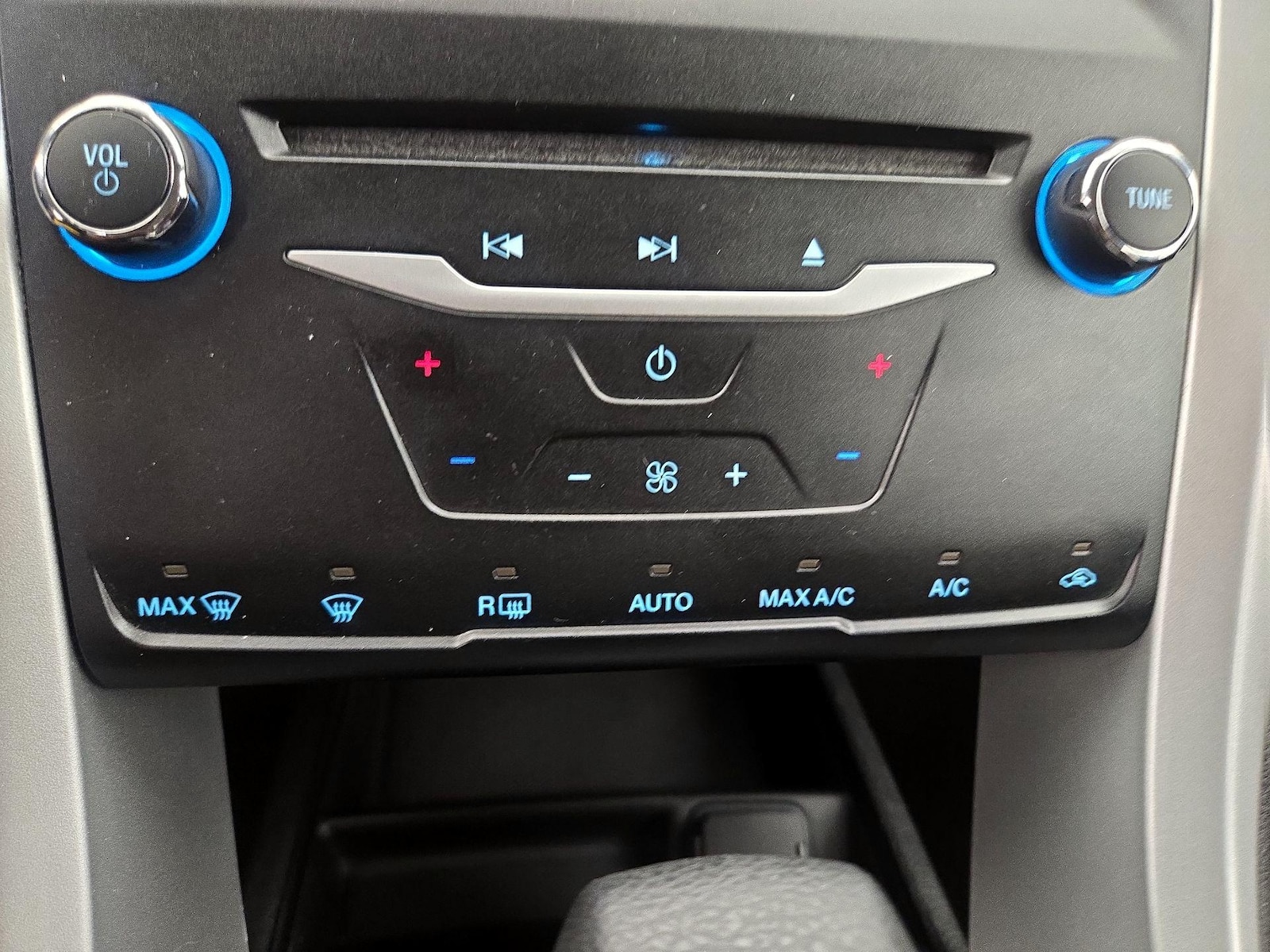 2014 Ford Fusion SE - Photo 17