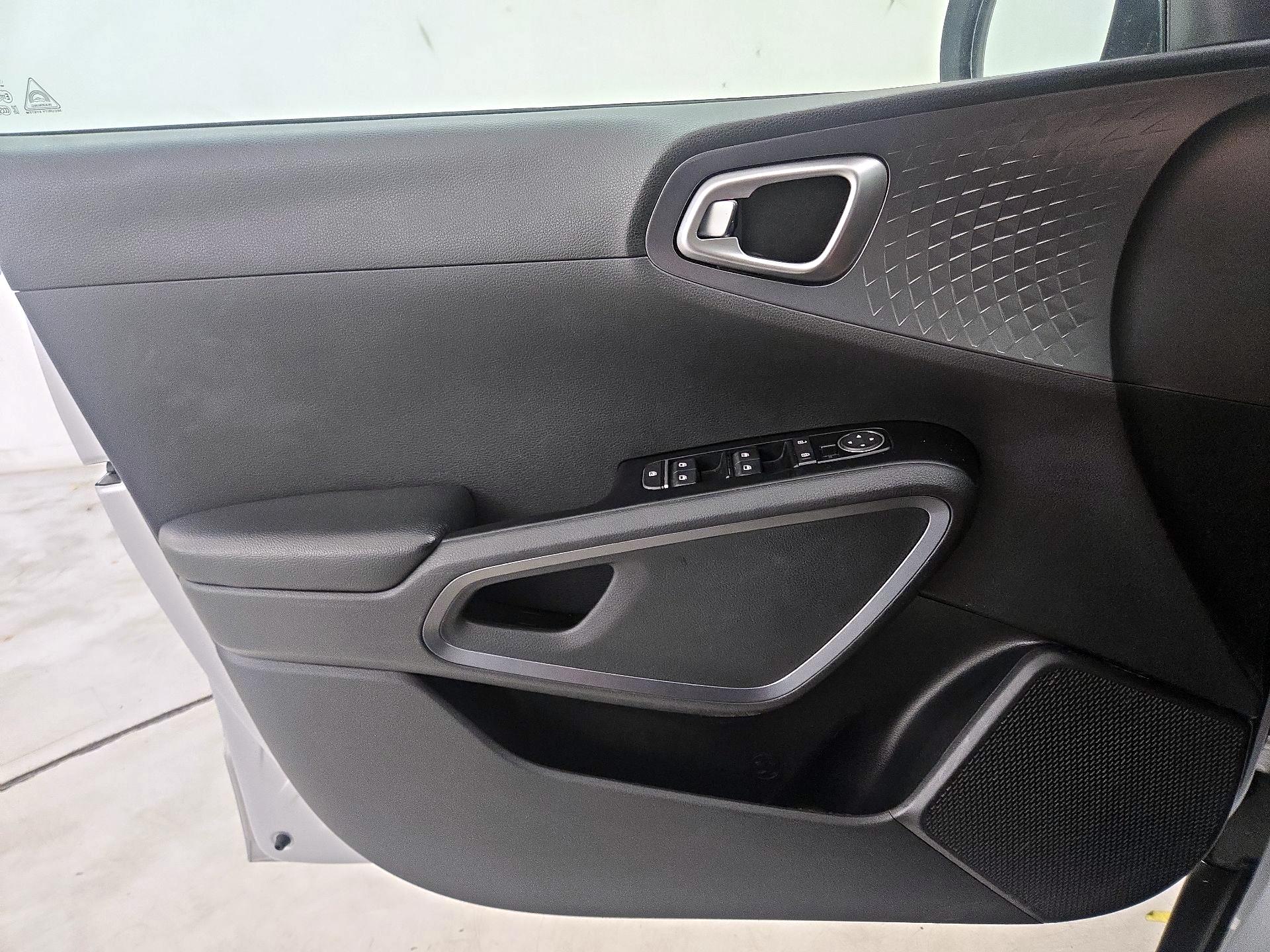 Thumbnail: 2020 Kia Soul - 12