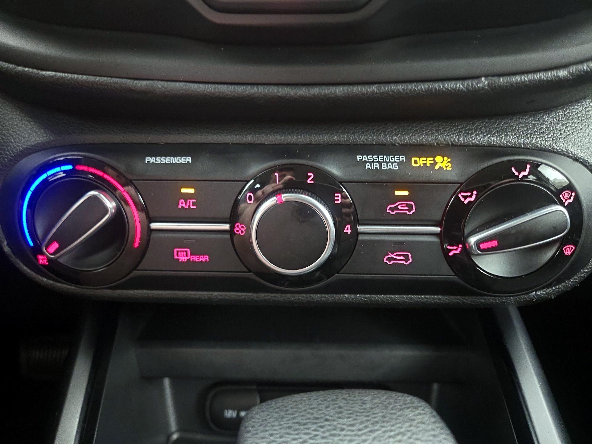 Thumbnail: 2020 Kia Soul - 16