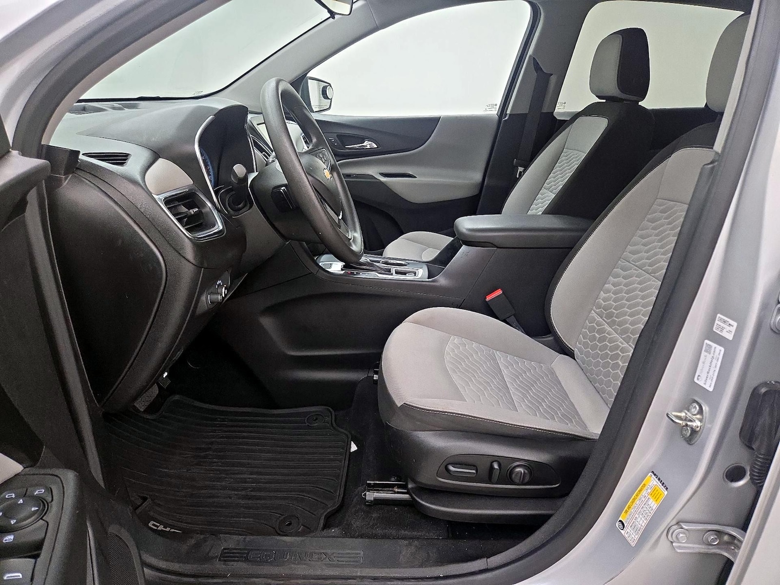 2019 Chevrolet Equinox LS - Photo 12
