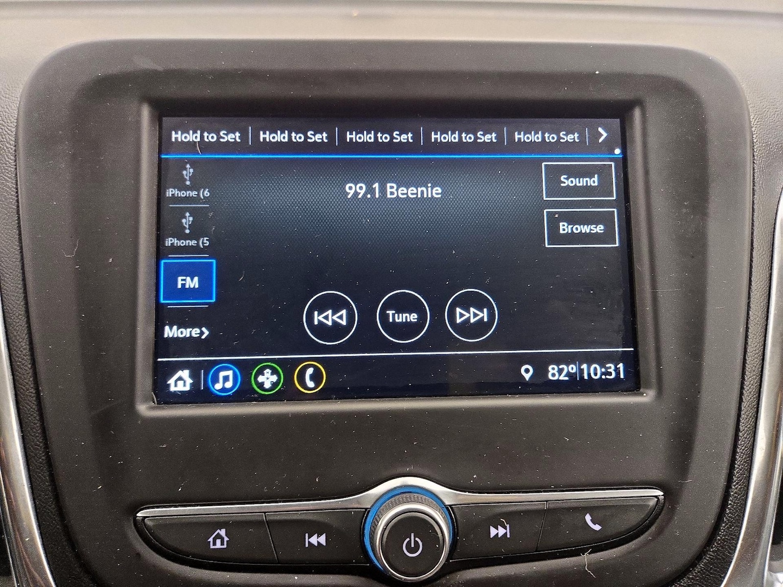2019 Chevrolet Equinox LS - Photo 16