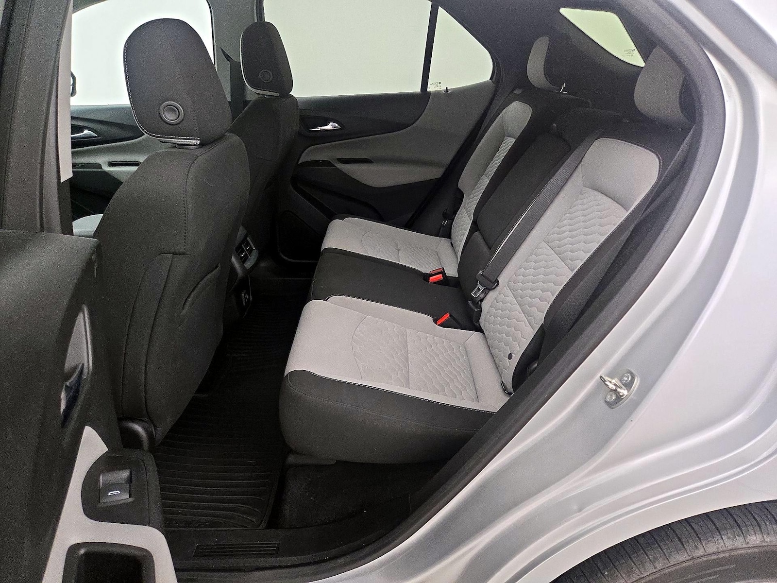 2019 Chevrolet Equinox LS - Photo 20