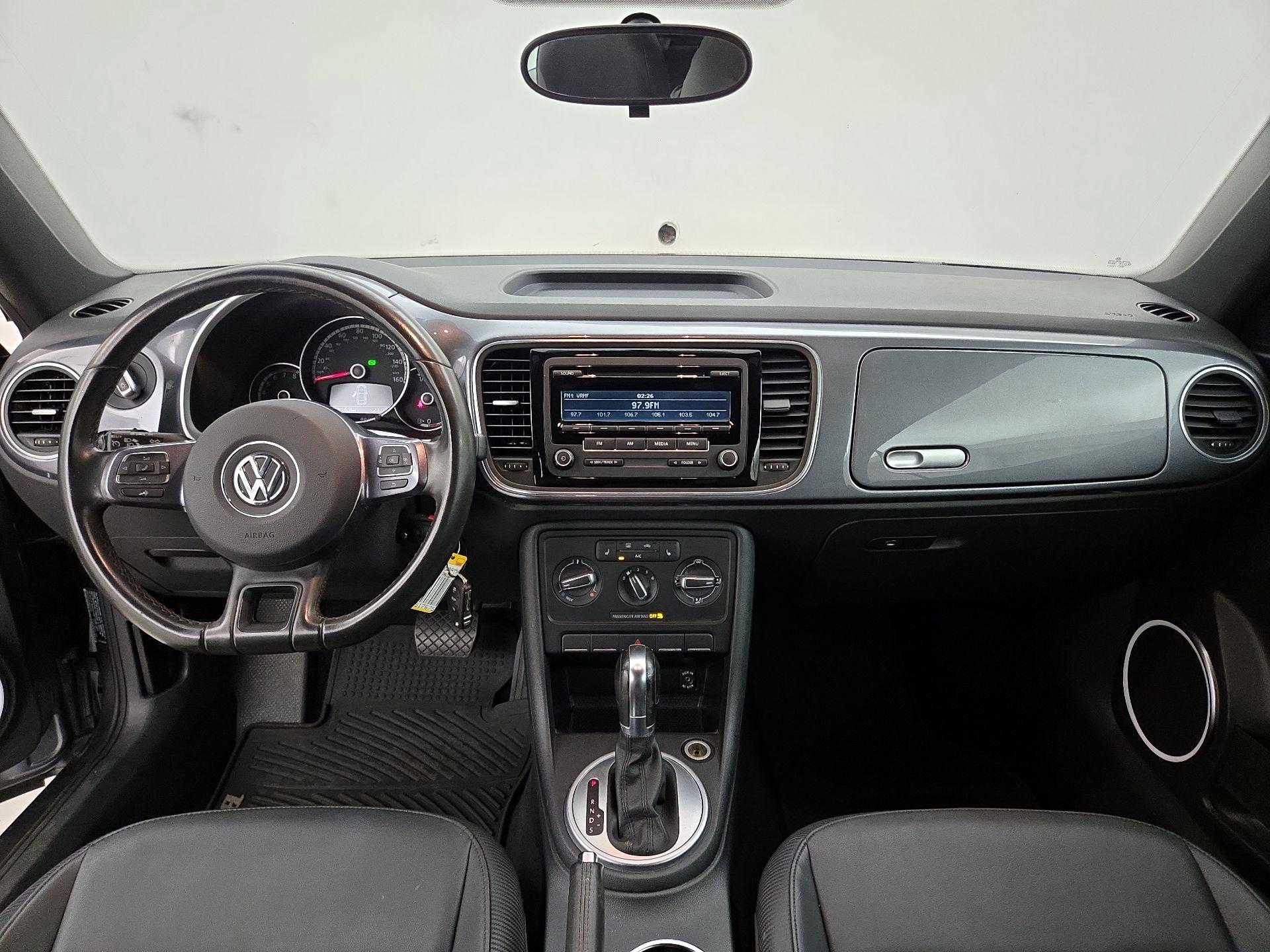 Thumbnail: 2015 Volkswagen Beetle - 9