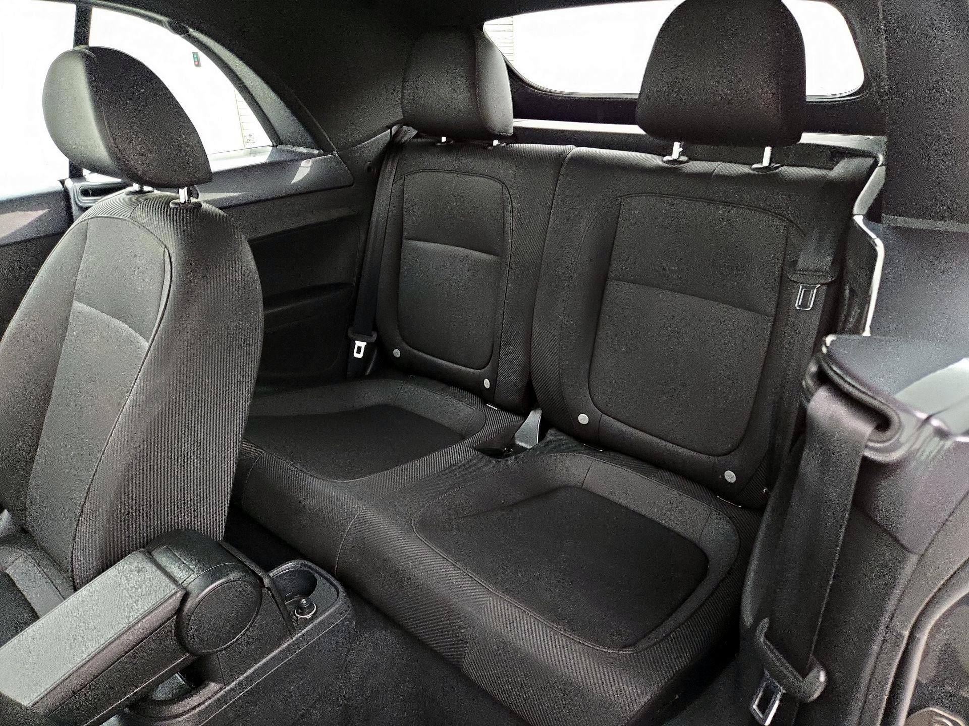 Thumbnail: 2015 Volkswagen Beetle - 18