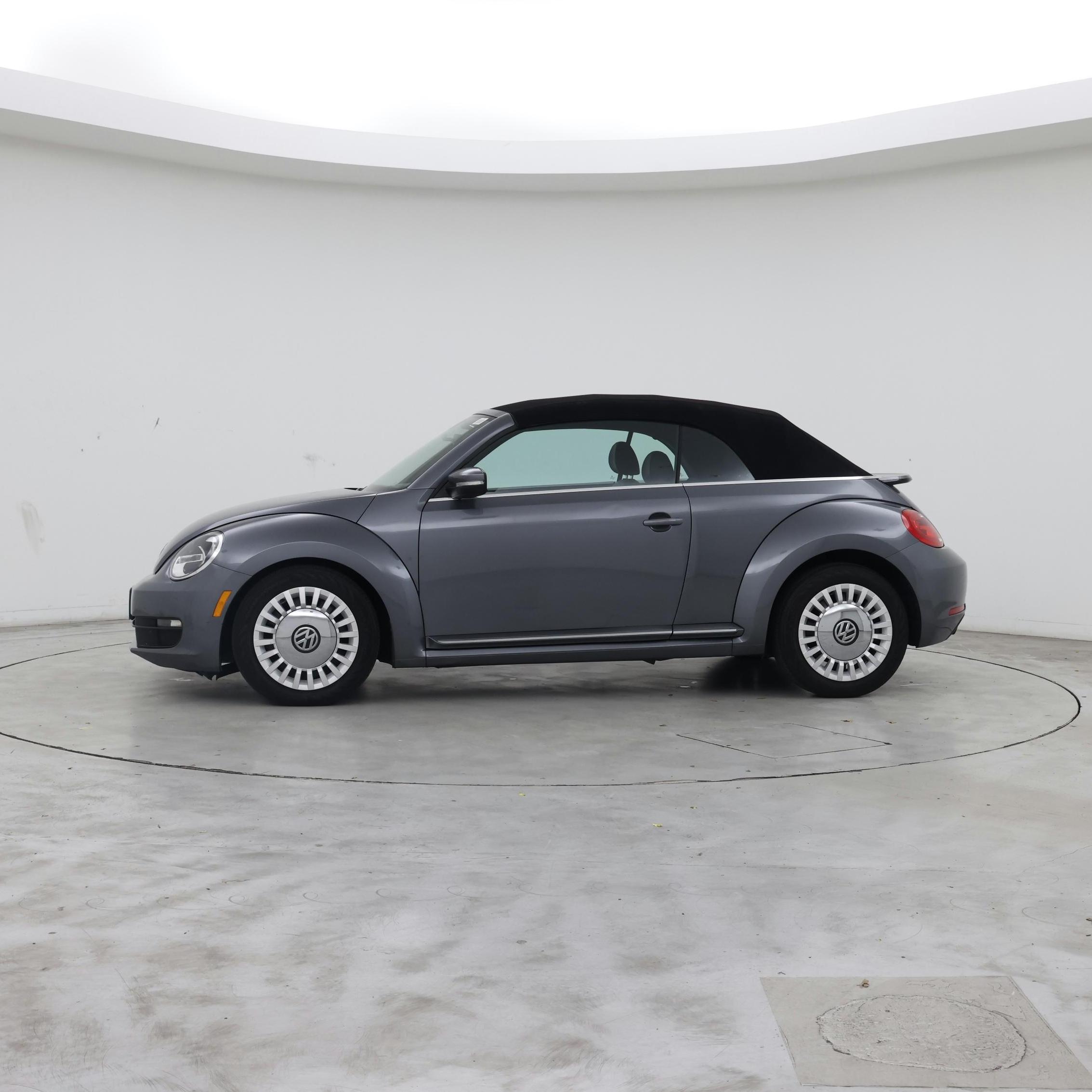 Thumbnail: 2015 Volkswagen Beetle - 3