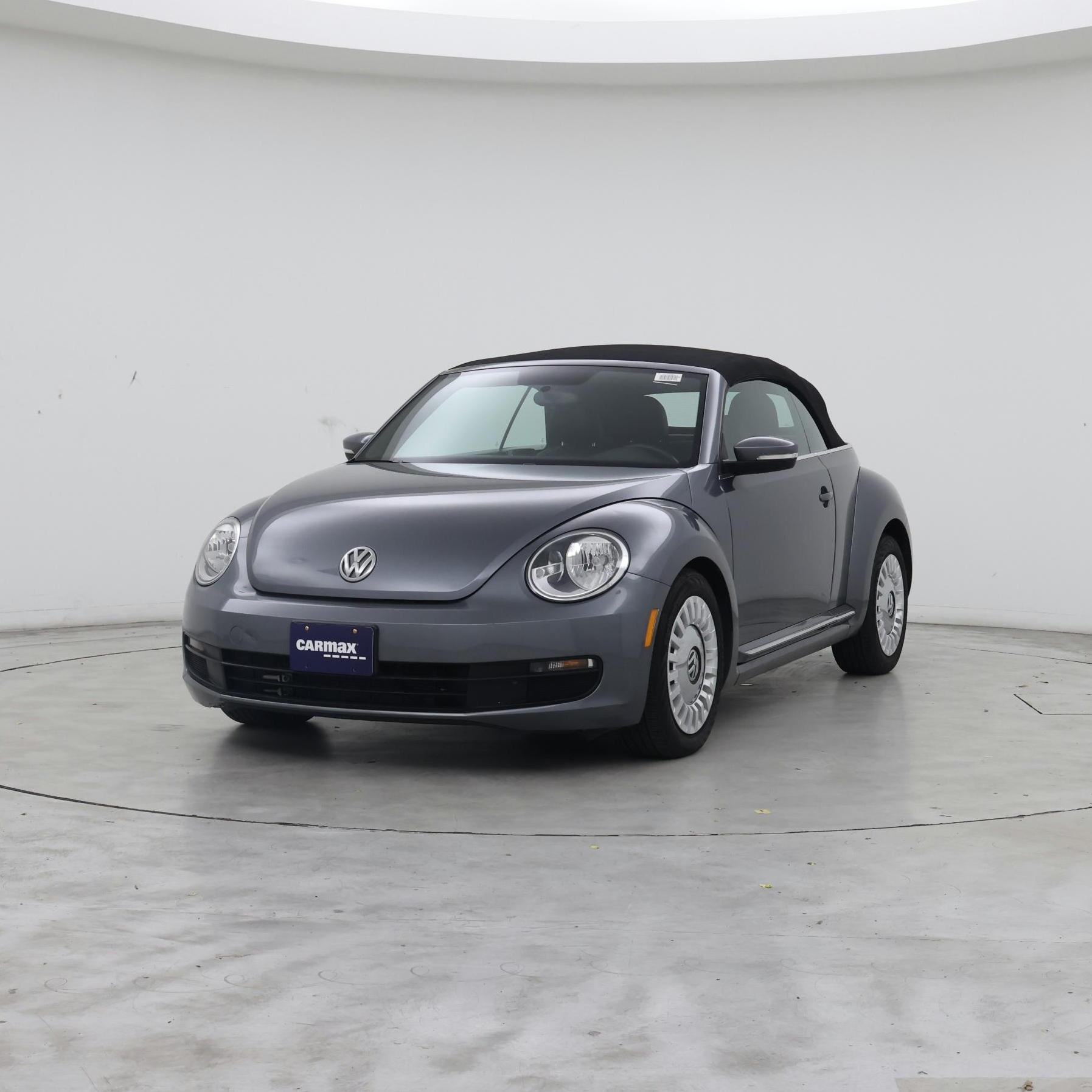 Thumbnail: 2015 Volkswagen Beetle - 4