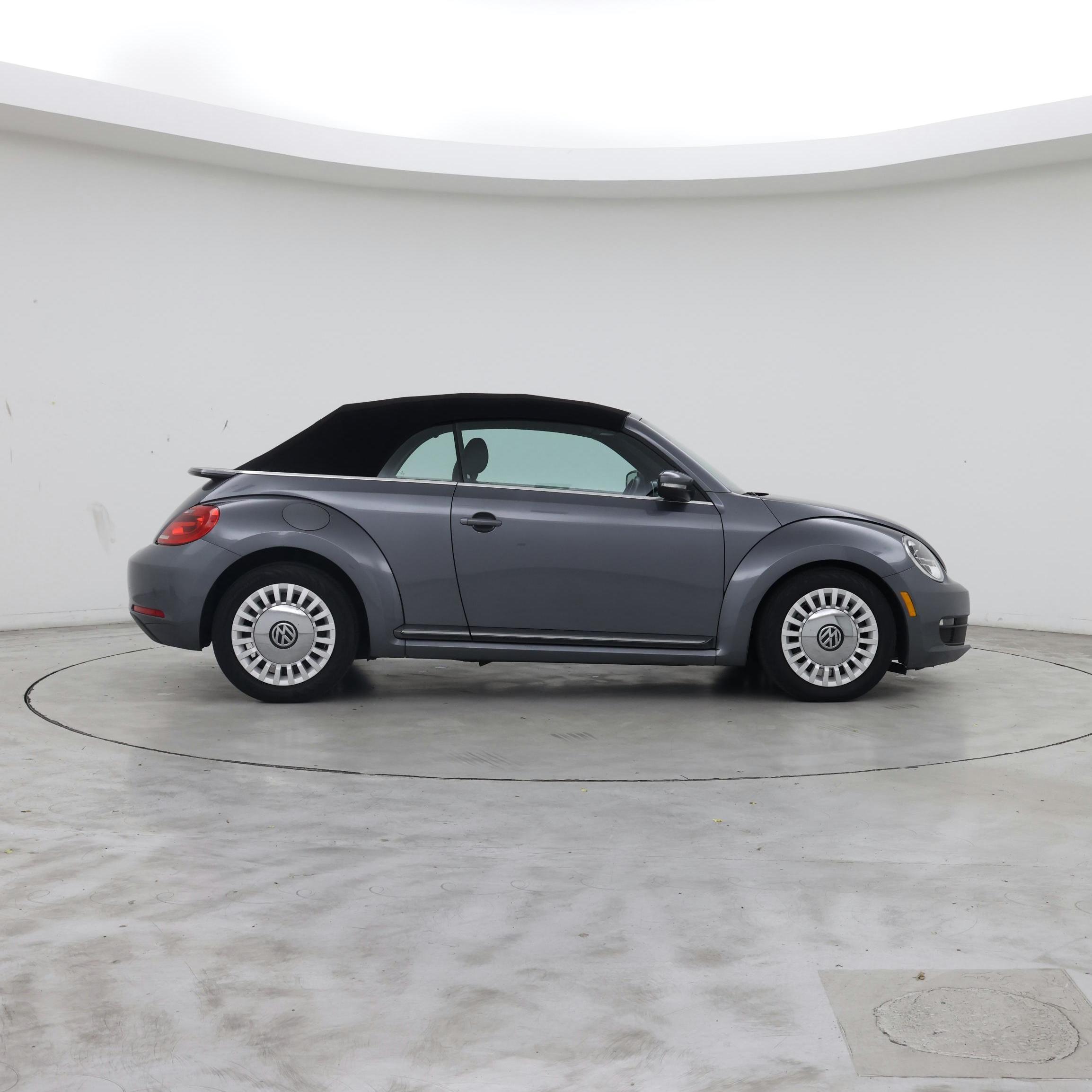 Thumbnail: 2015 Volkswagen Beetle - 7