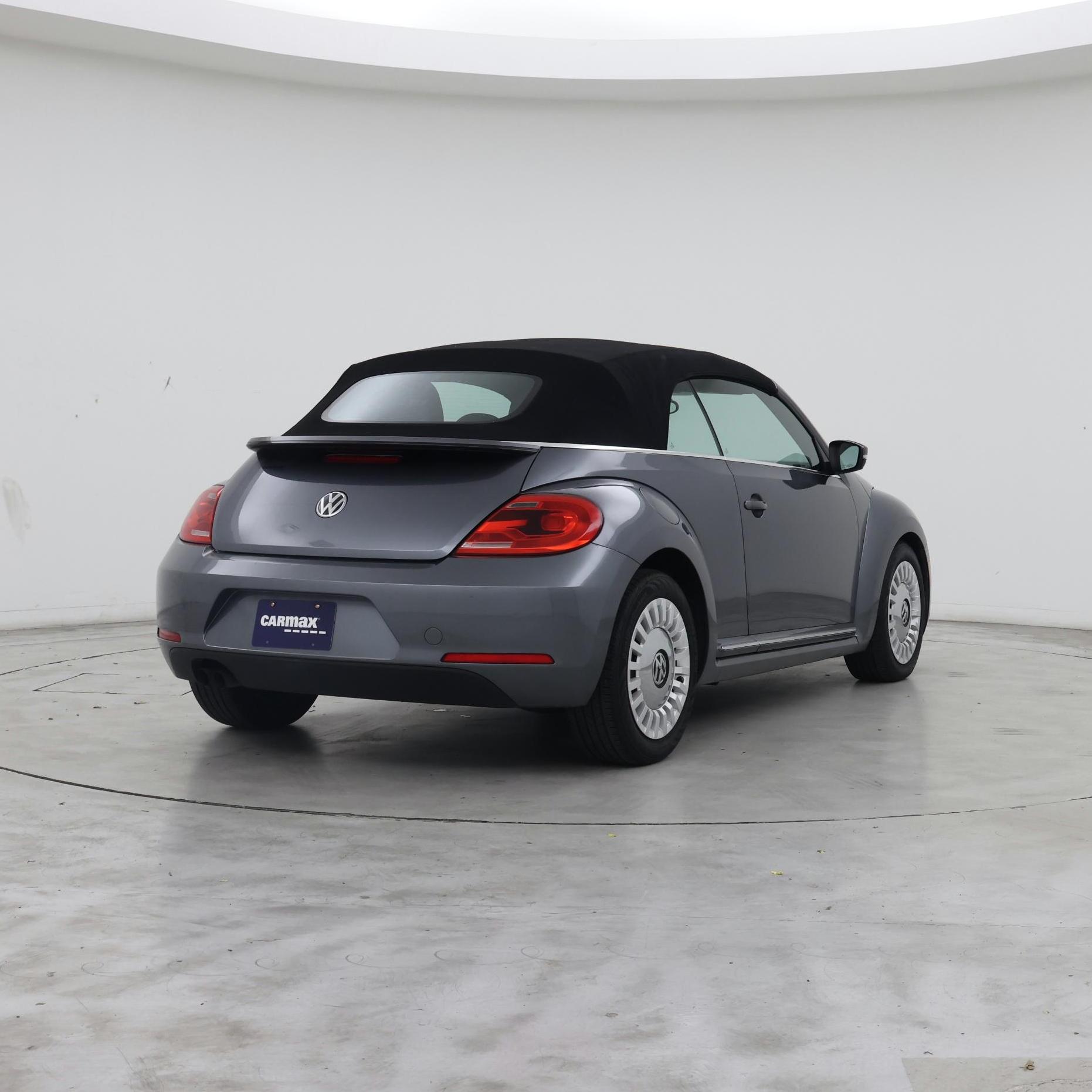 Thumbnail: 2015 Volkswagen Beetle - 8