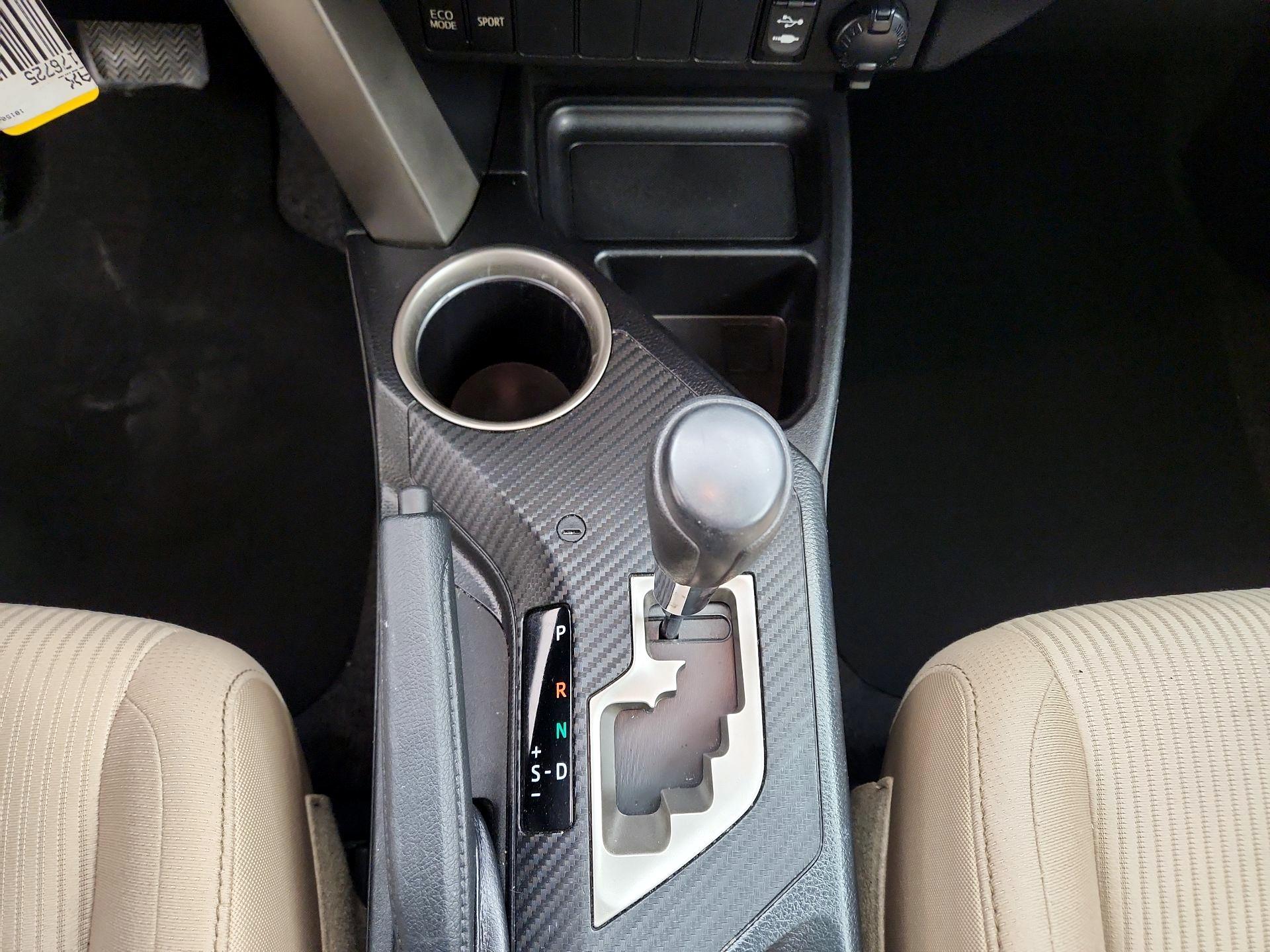 Thumbnail: 2015 Toyota RAV4 - 17