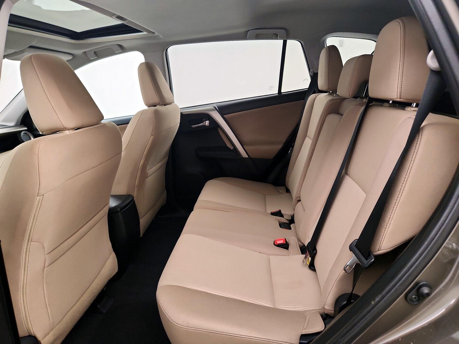 Thumbnail: 2015 Toyota RAV4 - 20