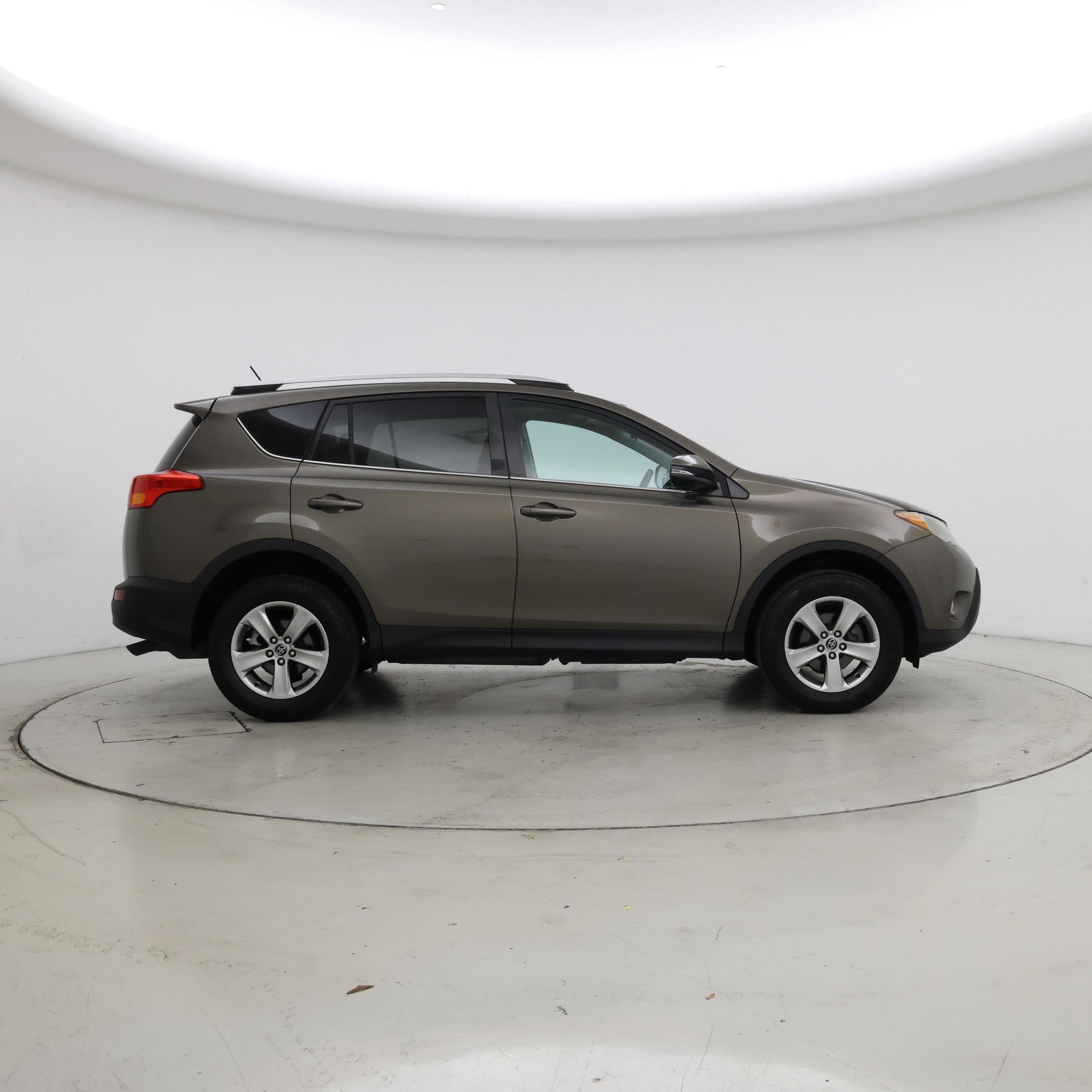 Thumbnail: 2015 Toyota RAV4 - 7
