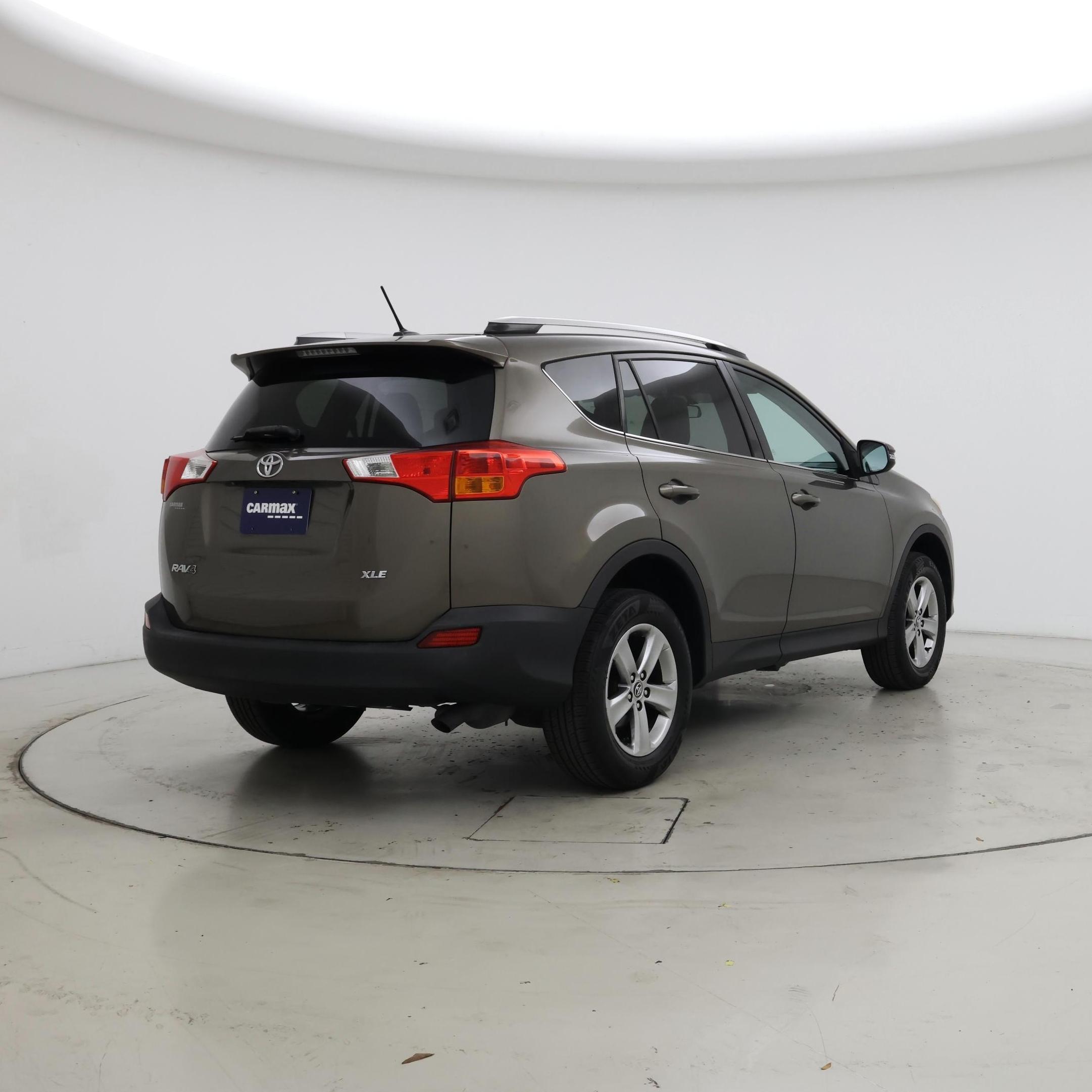 Thumbnail: 2015 Toyota RAV4 - 8
