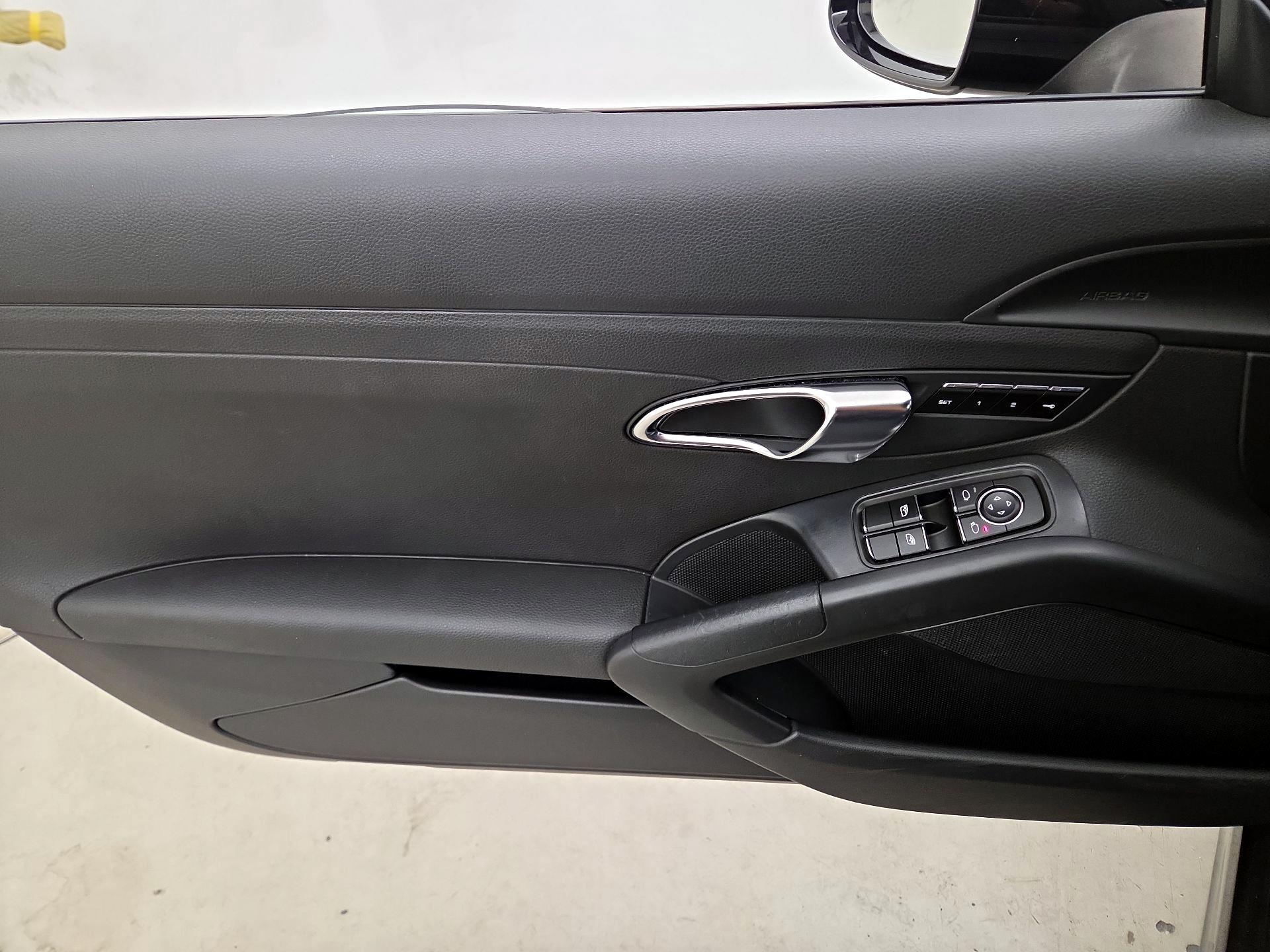 Thumbnail: 2016 Porsche Boxster - 12