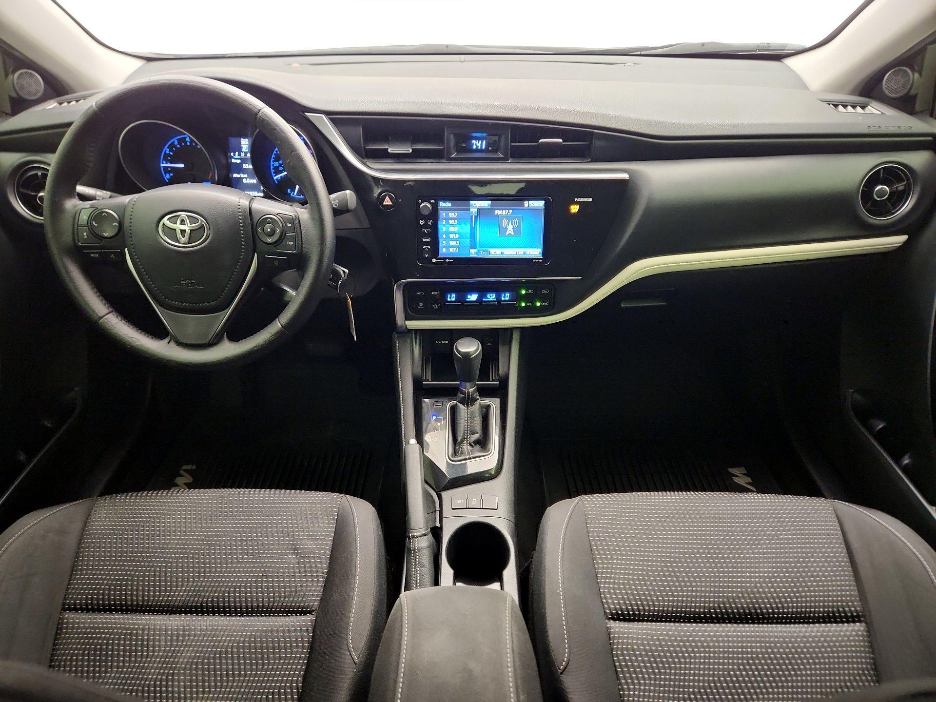 Thumbnail: 2017 Toyota Corolla iM - 9