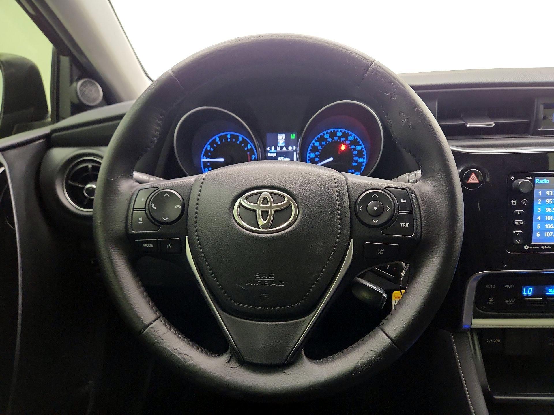 Thumbnail: 2017 Toyota Corolla iM - 10