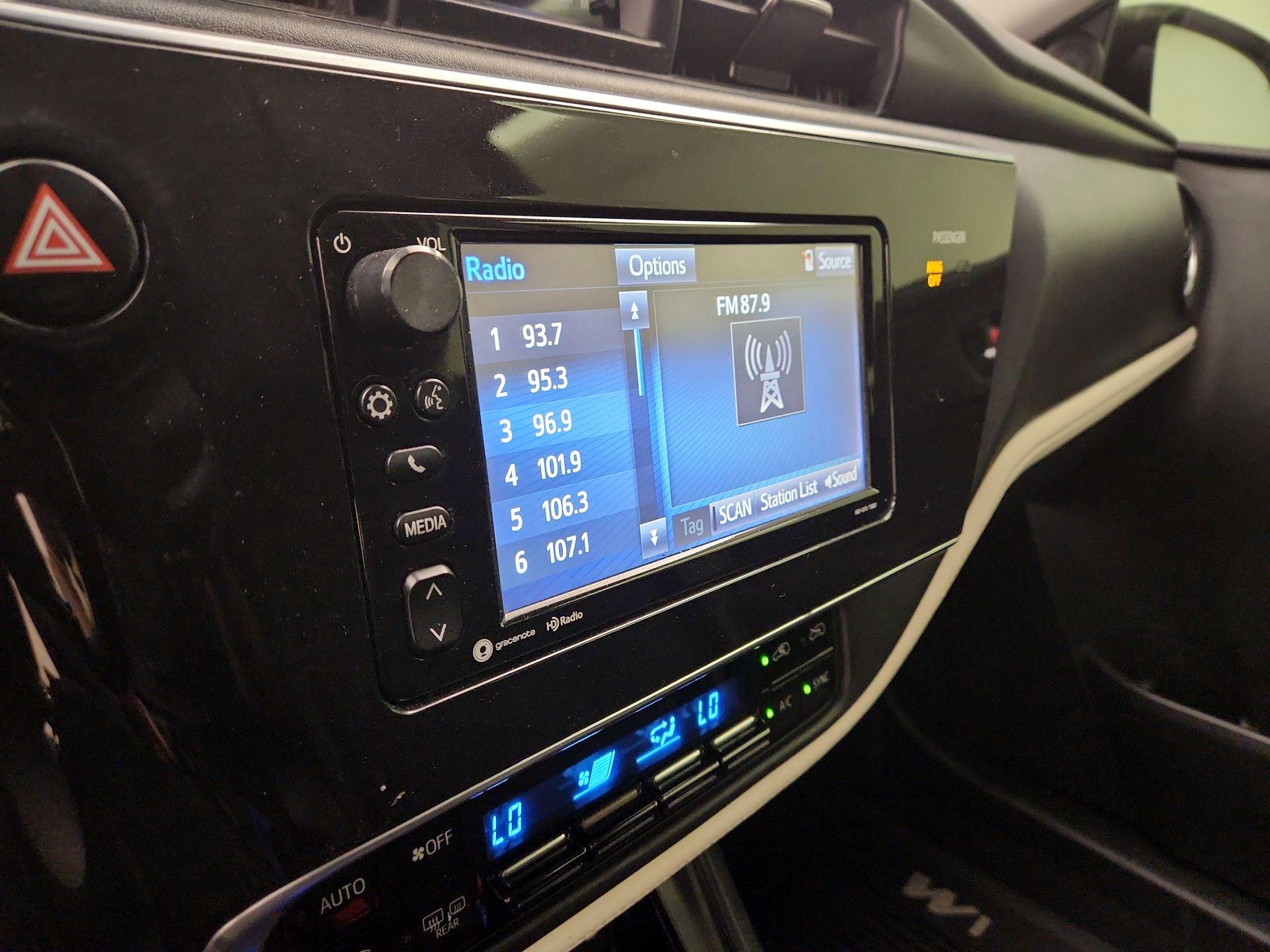 Thumbnail: 2017 Toyota Corolla iM - 15