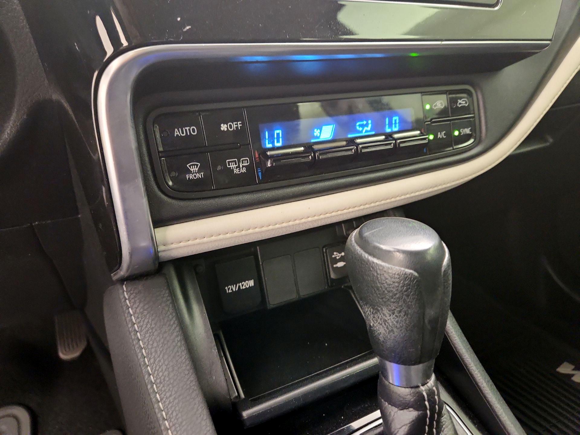 Thumbnail: 2017 Toyota Corolla iM - 16