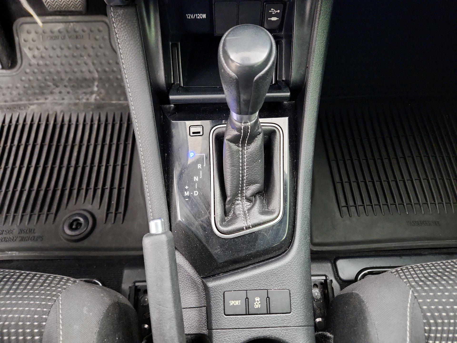 Thumbnail: 2017 Toyota Corolla iM - 17