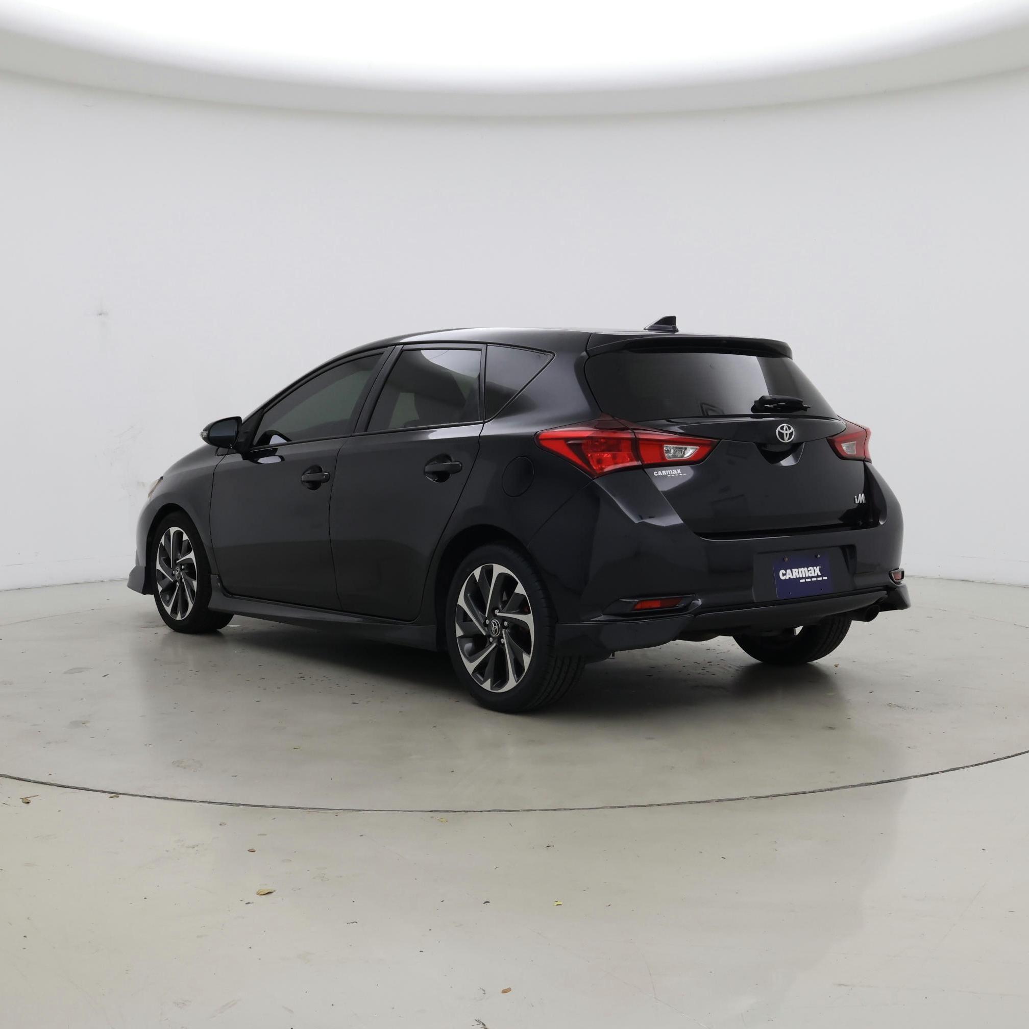 Thumbnail: 2017 Toyota Corolla iM - 2