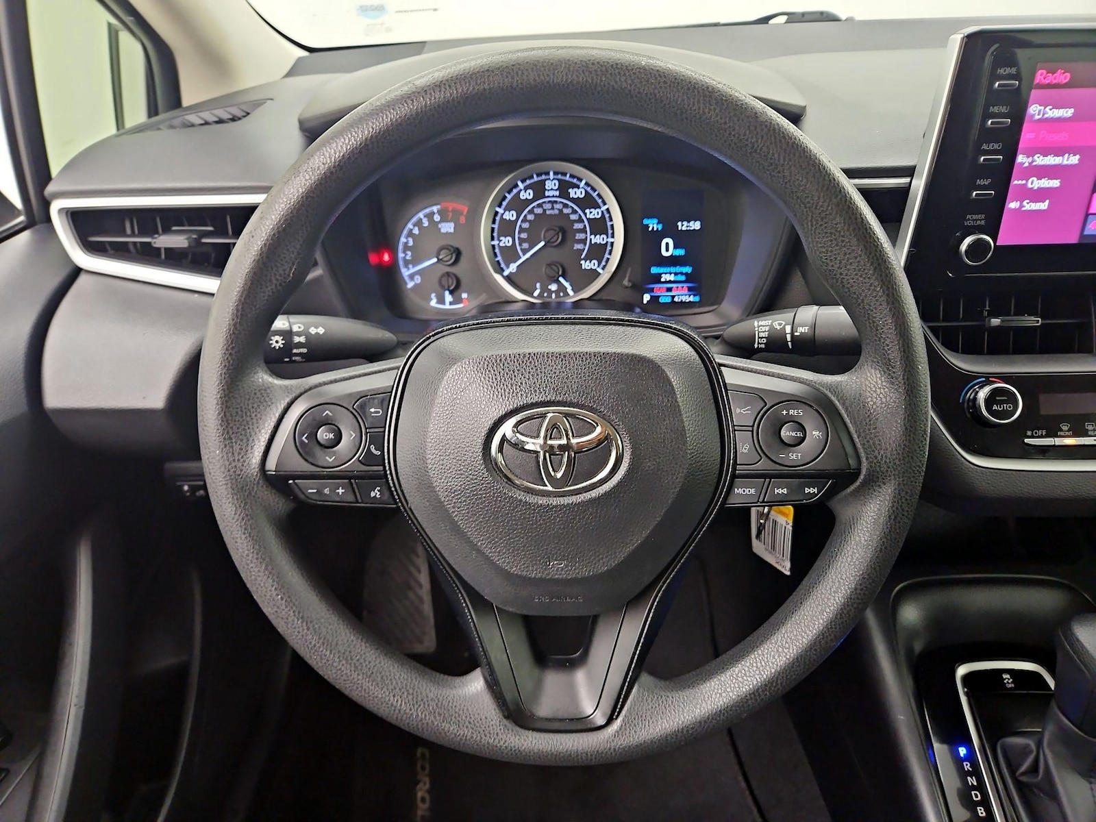 2020 Toyota Corolla LE - Photo 11