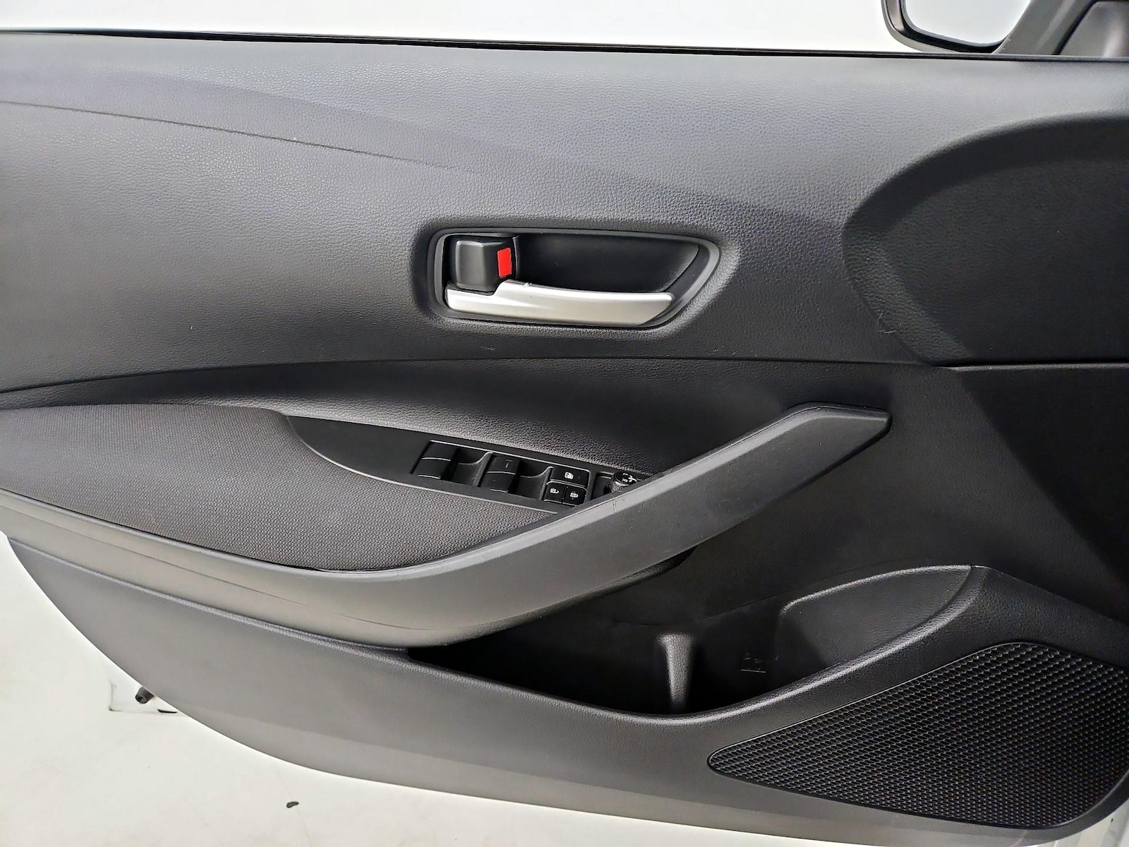 2020 Toyota Corolla LE - Photo 13