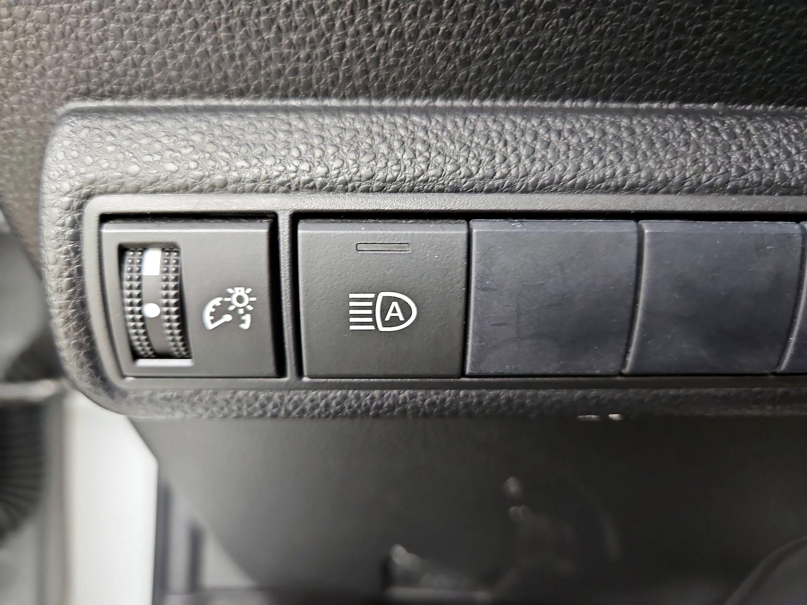 2020 Toyota Corolla LE - Photo 14